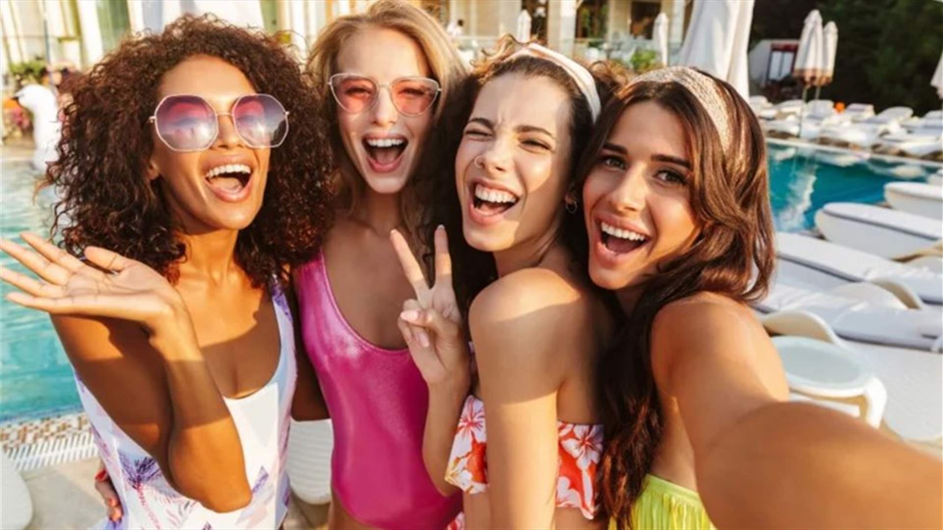 دراسة استرالية تسلّط الضوء على سبب رغبة النساء بارتداء ملابس تكشف مفاتنهن