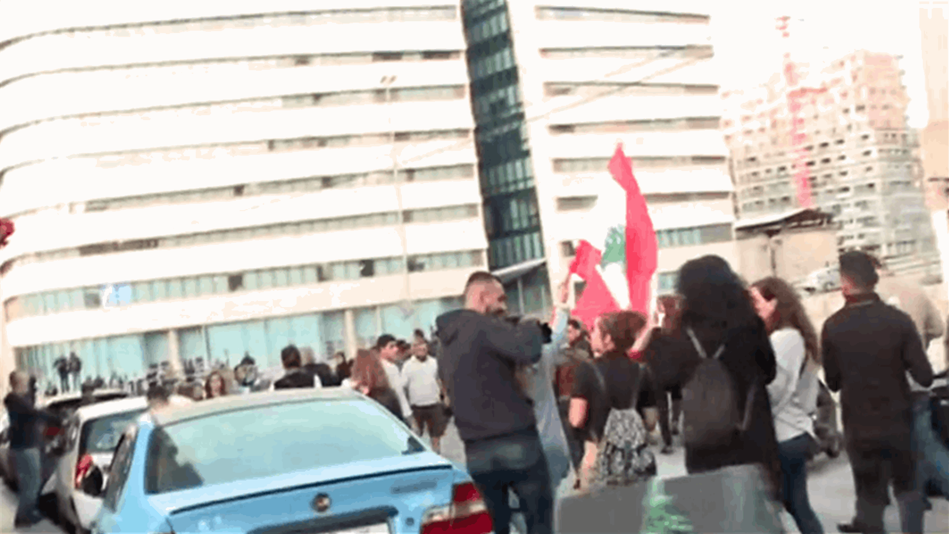 مسيرة "الجار قبل الدار" تدخل الى الخندق الغميق (فيديو)
