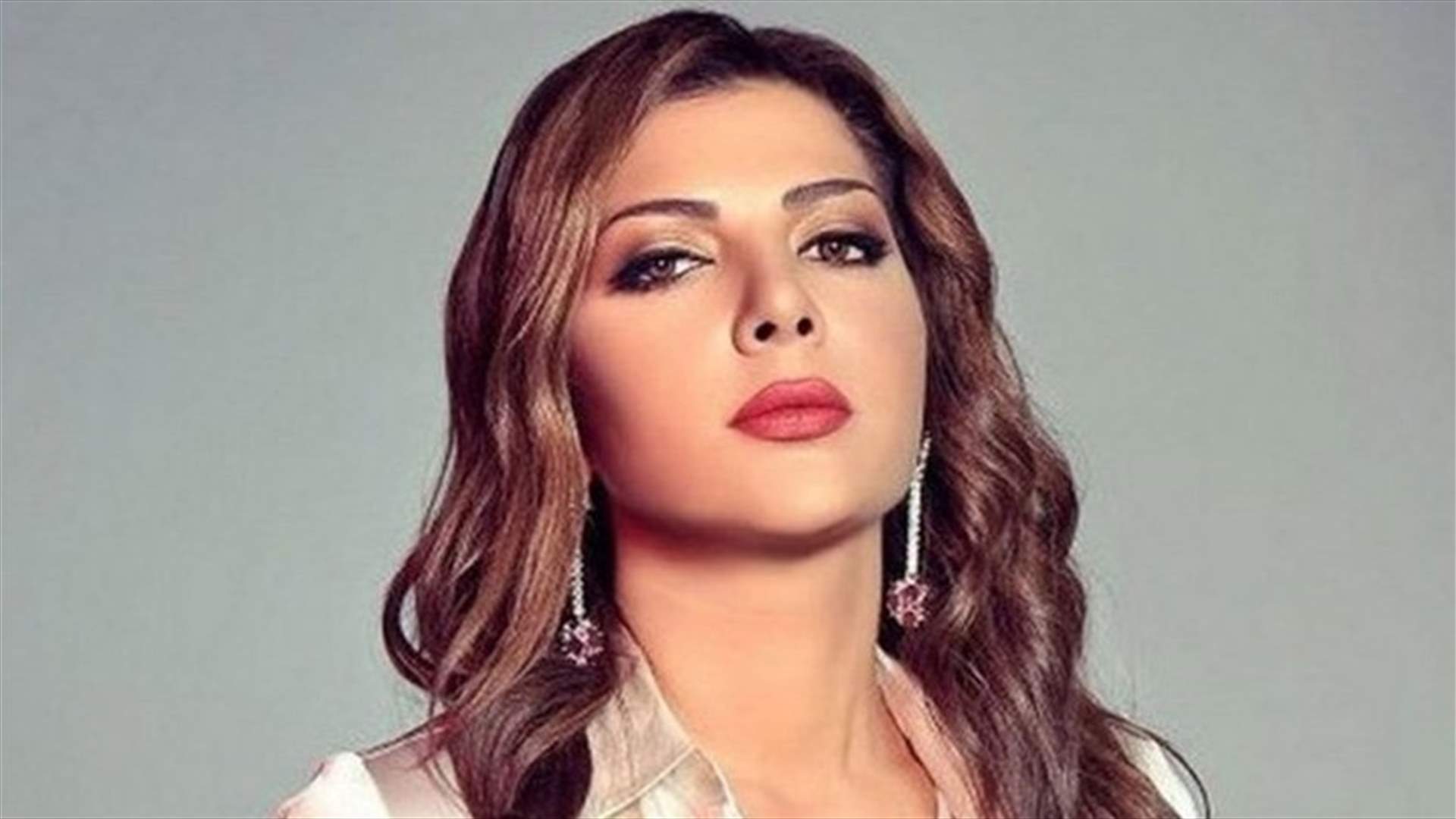 أصالة تبكي عند غناء "ذاك الغبي" في السعودية... والجمهور يتعاطف معها