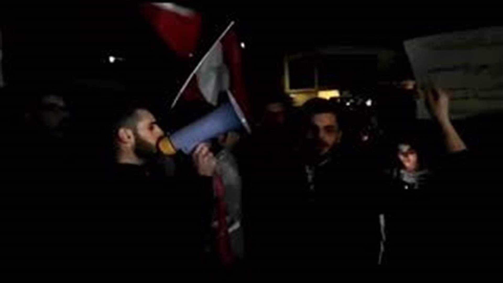 Protesters gather outside house of MP Assaad Hardan-[VIDEO]