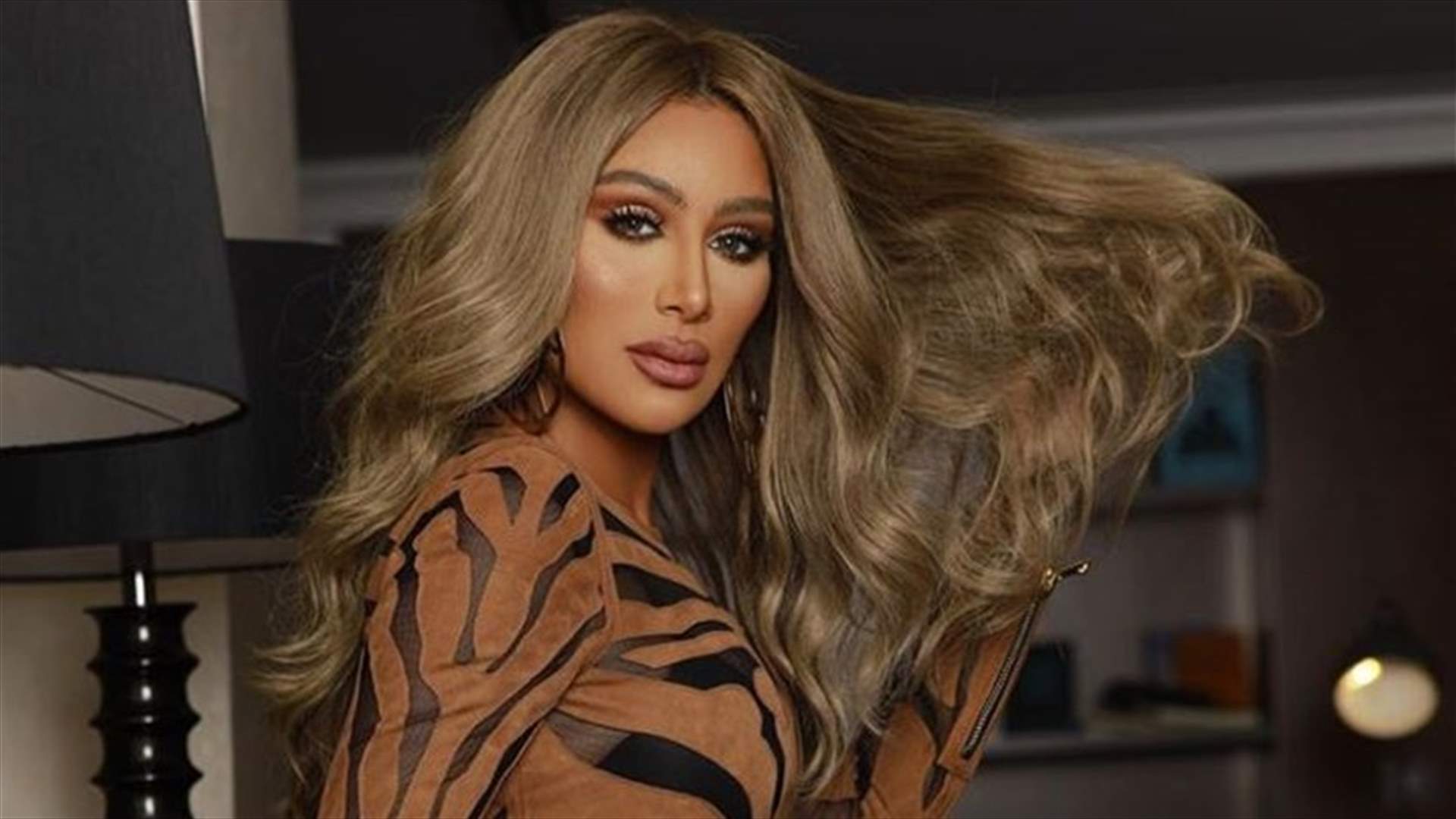 مايا دياب في الرياض.. قرأت الفاتحة ورسمت إشارة الصليب (فيديو)