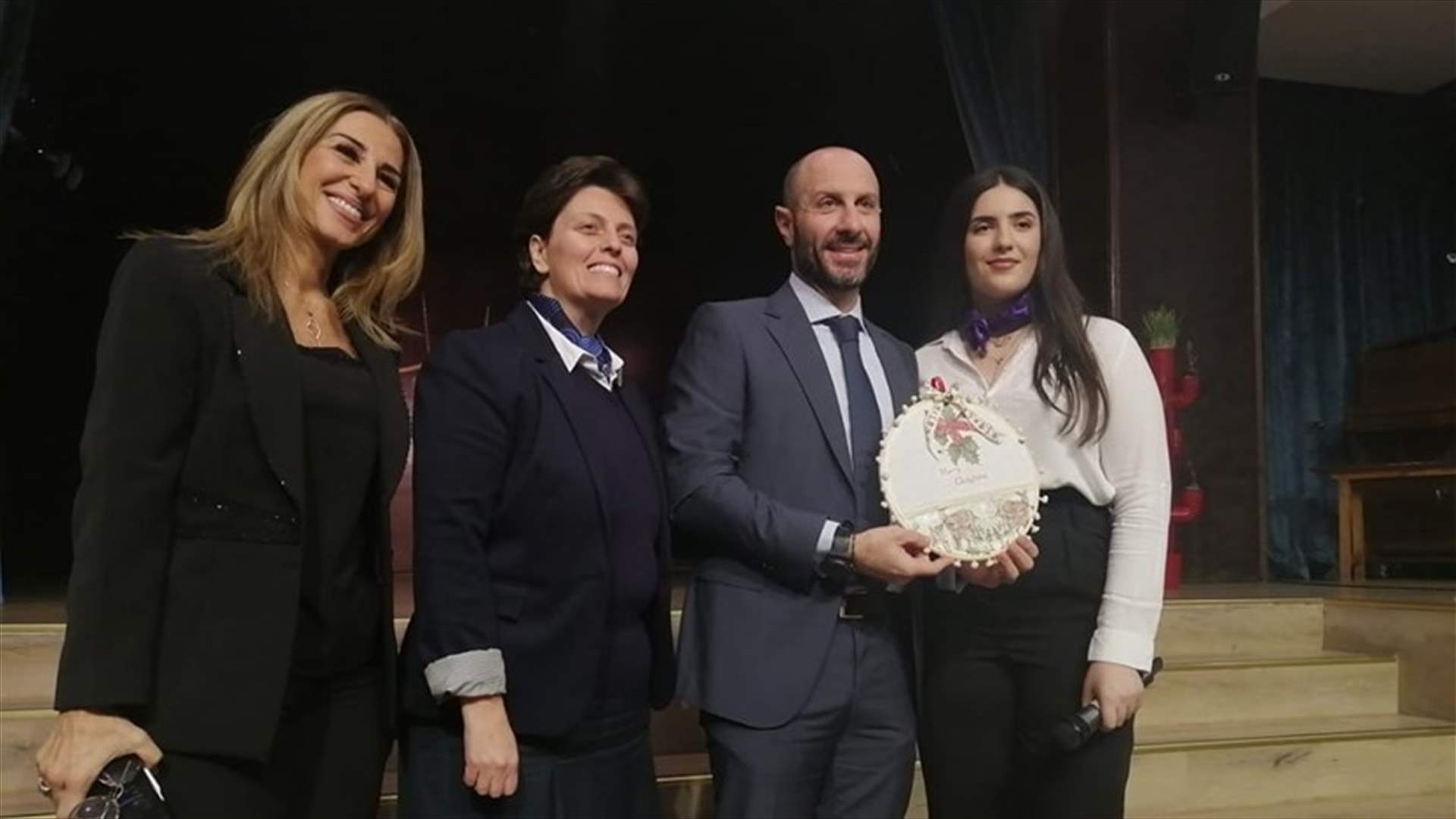 فادي جريصاتي زار ثانوية راهبات القلبين الاقدسين البوشرية ونوه باعادة التدوير في محيطهم