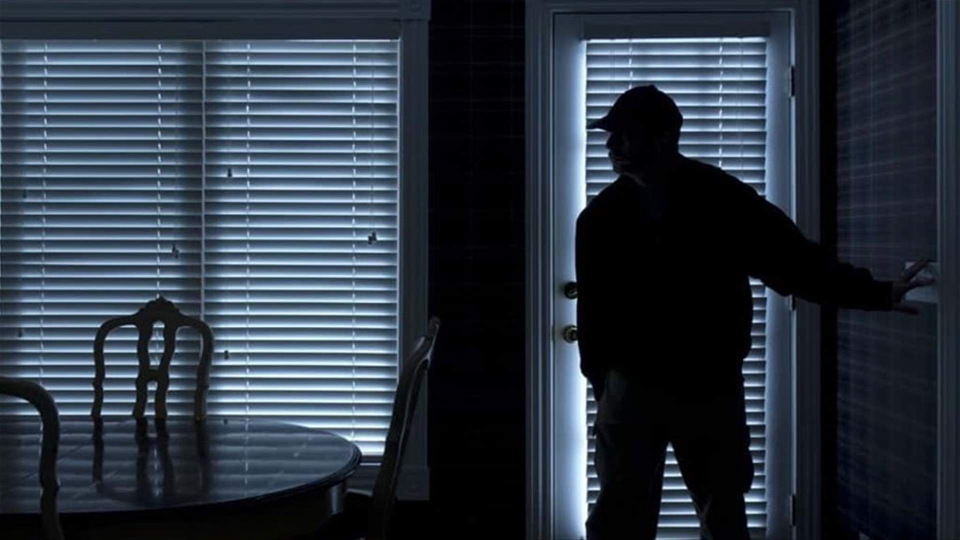 ملثمون يسرقون منزلا في برج قلاويه... اليكم التفاصيل
