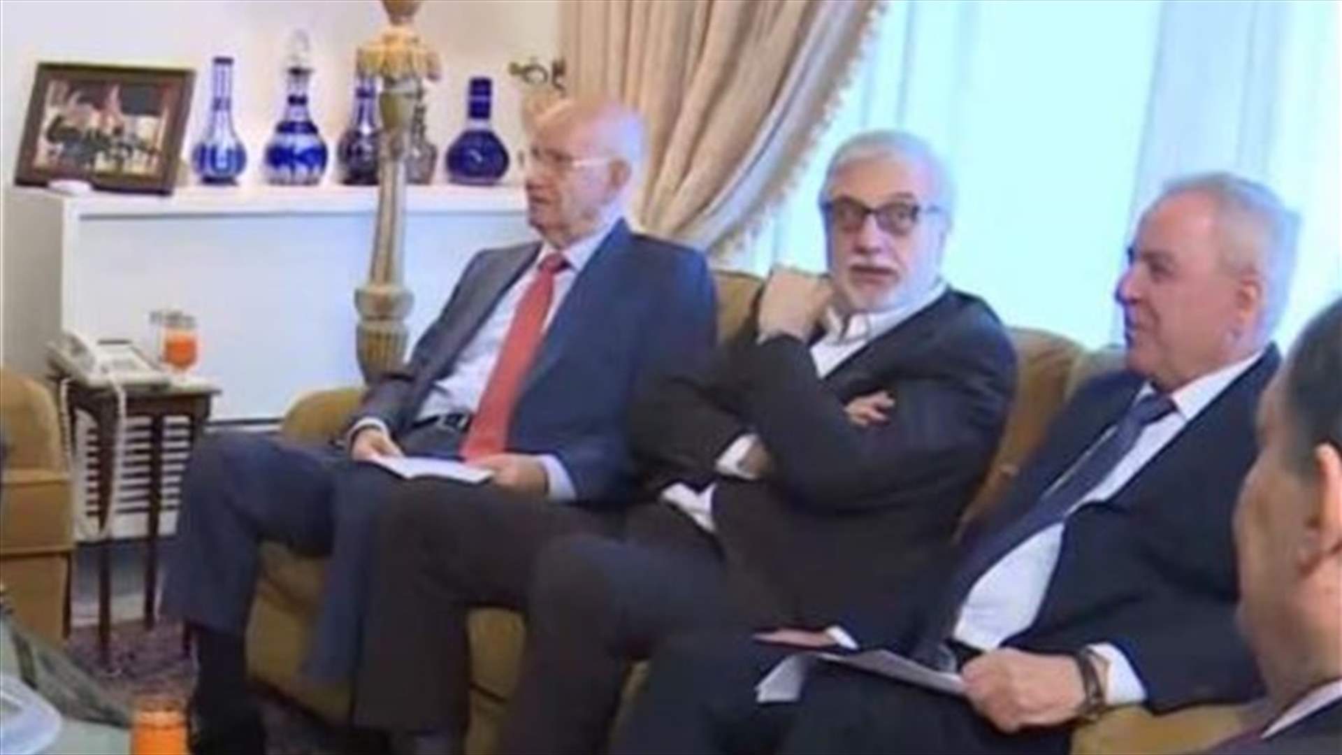 اللقاء التشاوري: مصادرة الحياة السياسية من قبل المرجعيات الدينية ينهي دور المؤسسات الدستورية