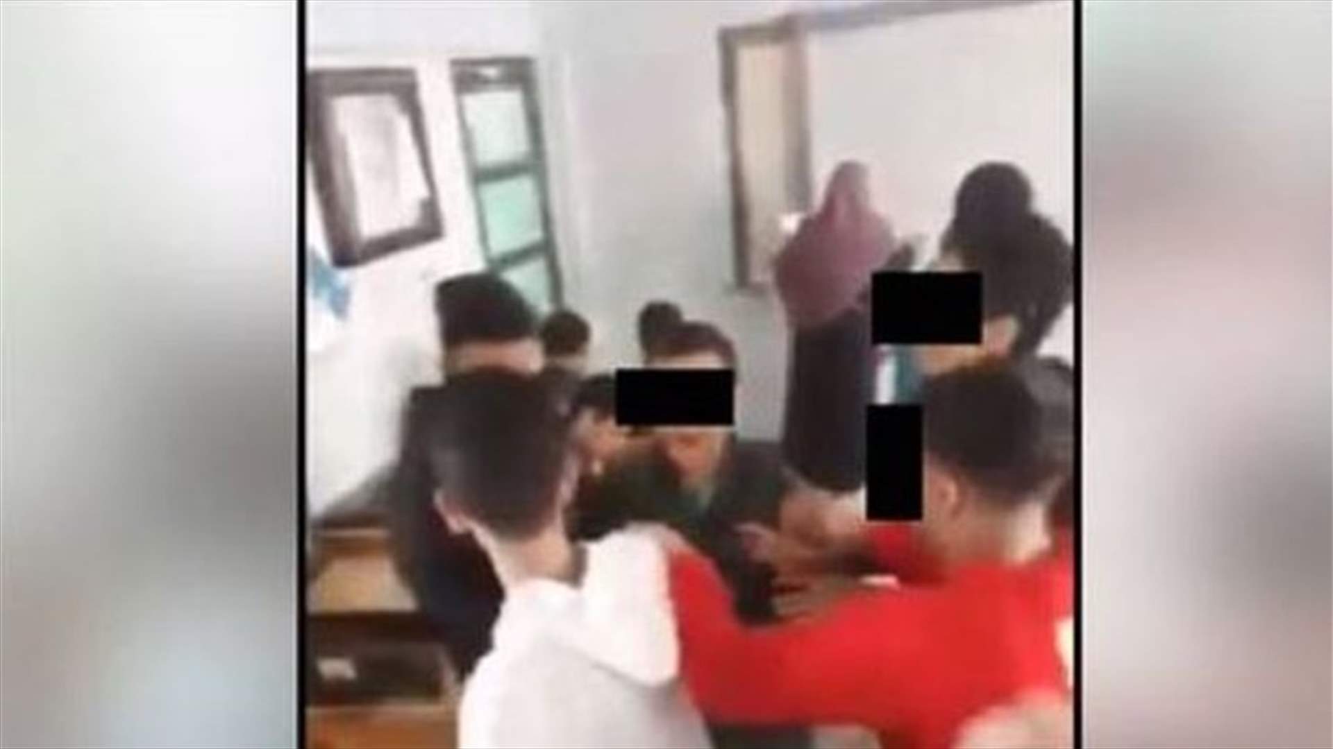 فيديو يثير جدلاً واسعاً... تلامذة يرقصون خلف معلمة داخل الصف!