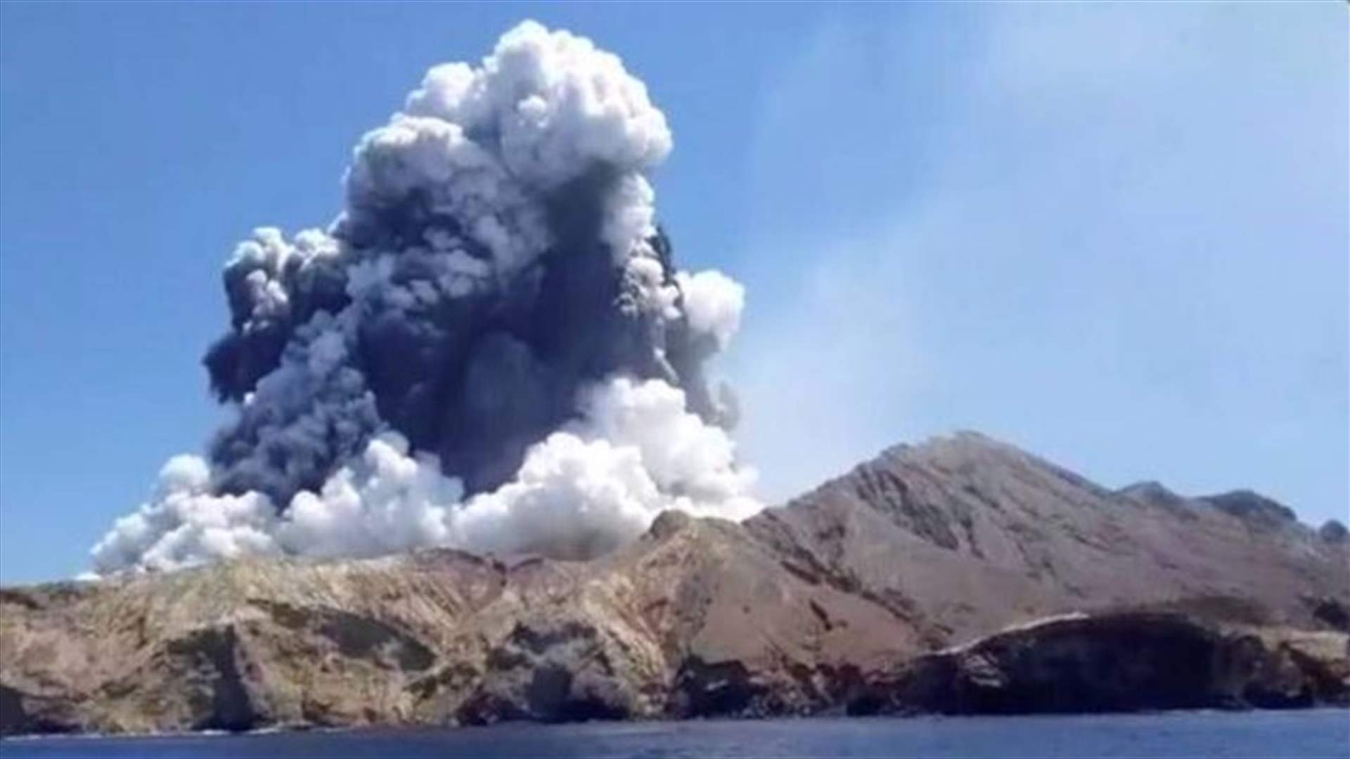 "شهر العسل" يتحول إلى كارثة بسبب بركان نيوزيلندا