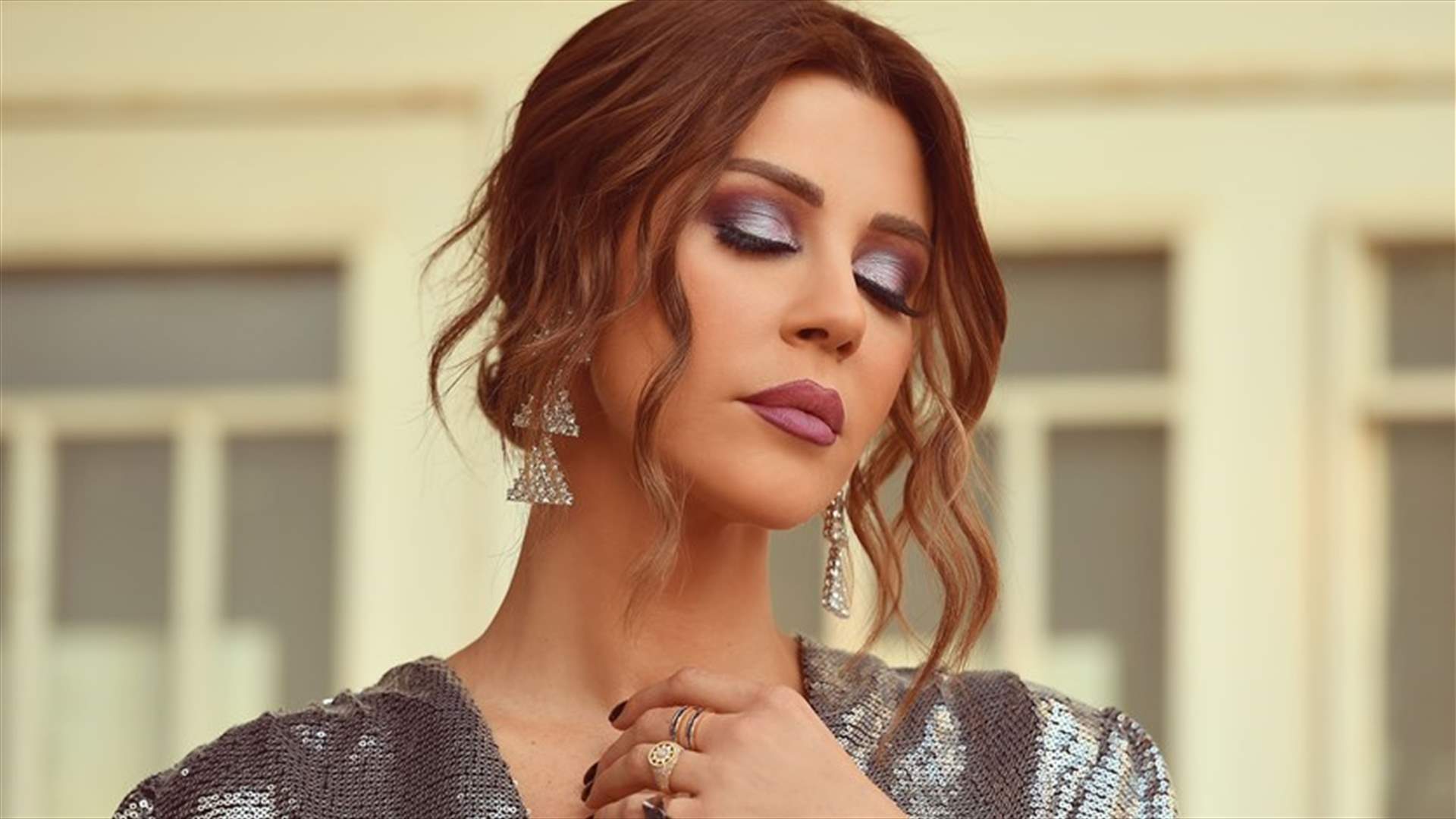 كارلا حداد بإطلالة برونزية ليل الجمعة في "في Male" (صور)