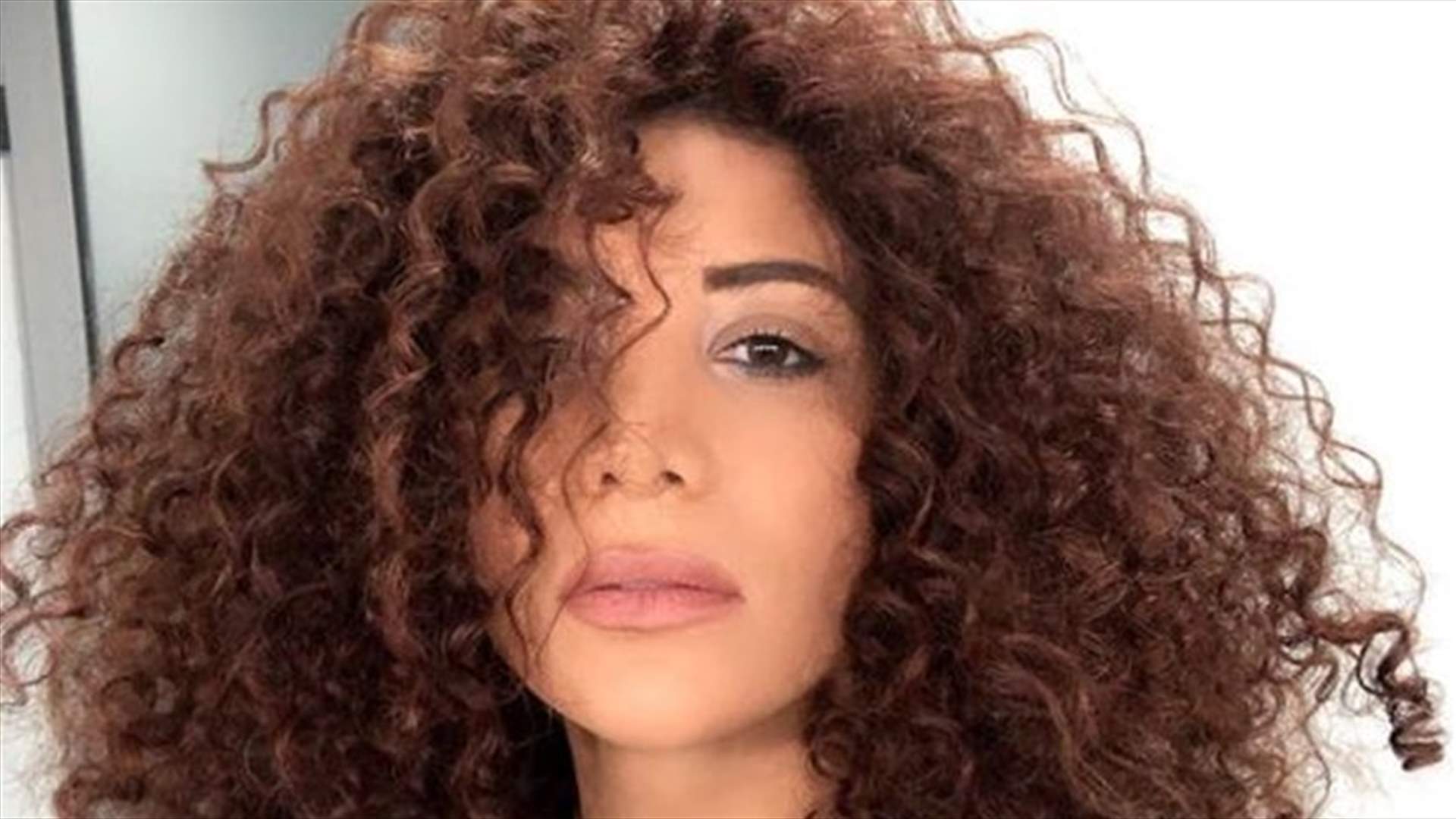 أمل طالب بلقطة من الطفولة: "كان عمري سنتين"