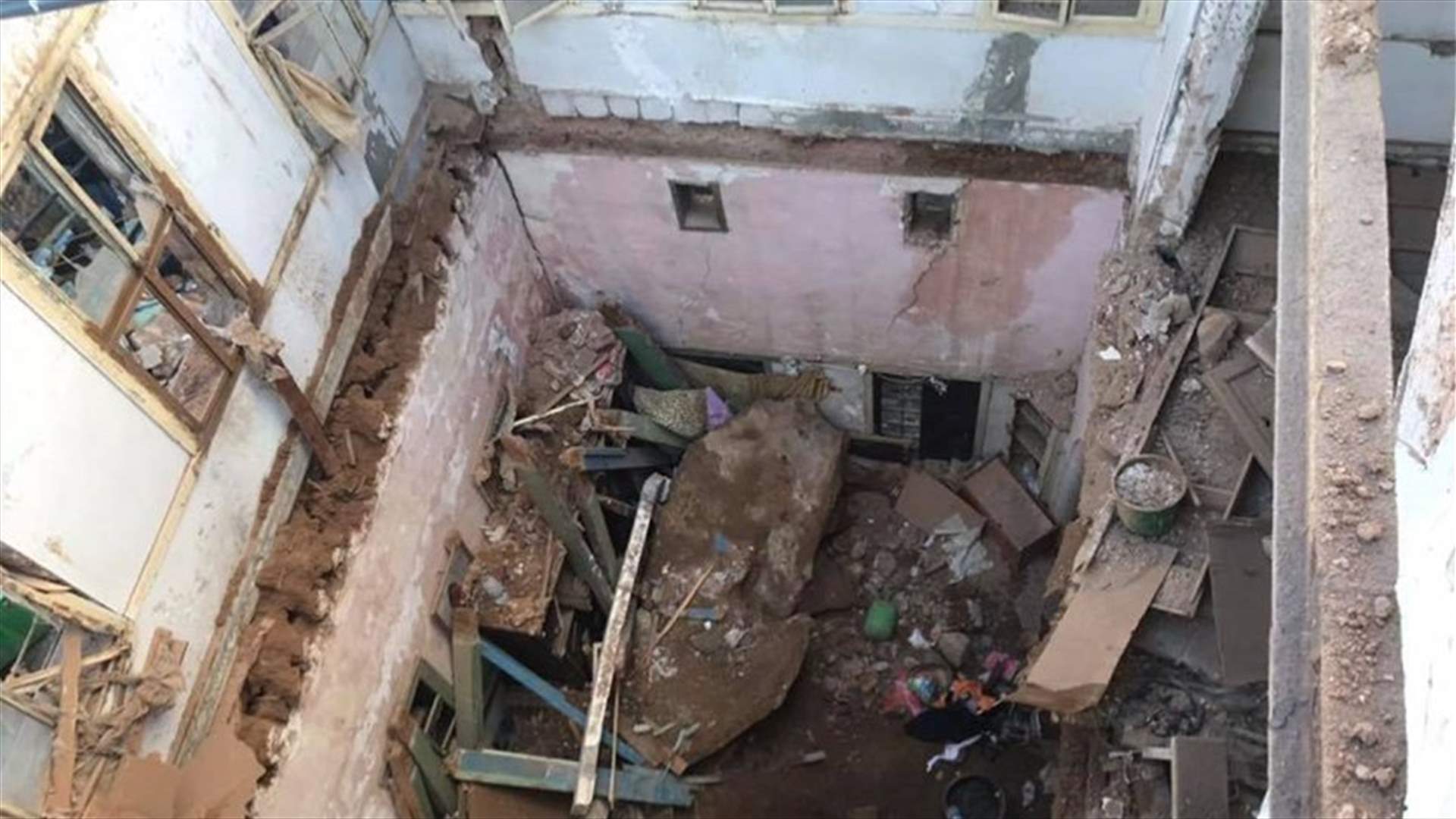 ماذا يقول تقرير الخبير عن انهيار مبنى الميناء؟