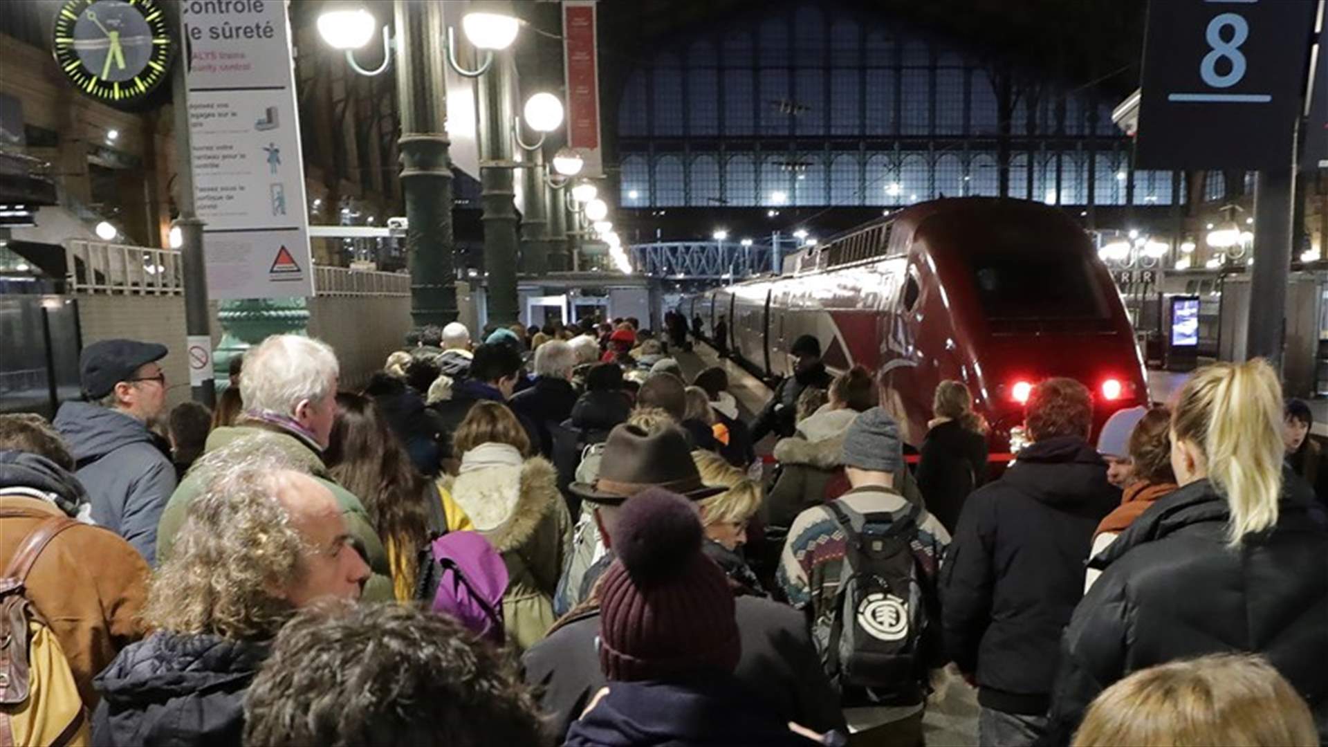 الإضراب الإحتجاجي في فرنسا مستمر... وقلق من احتمال توقف القطارات في عطل عيد الميلاد