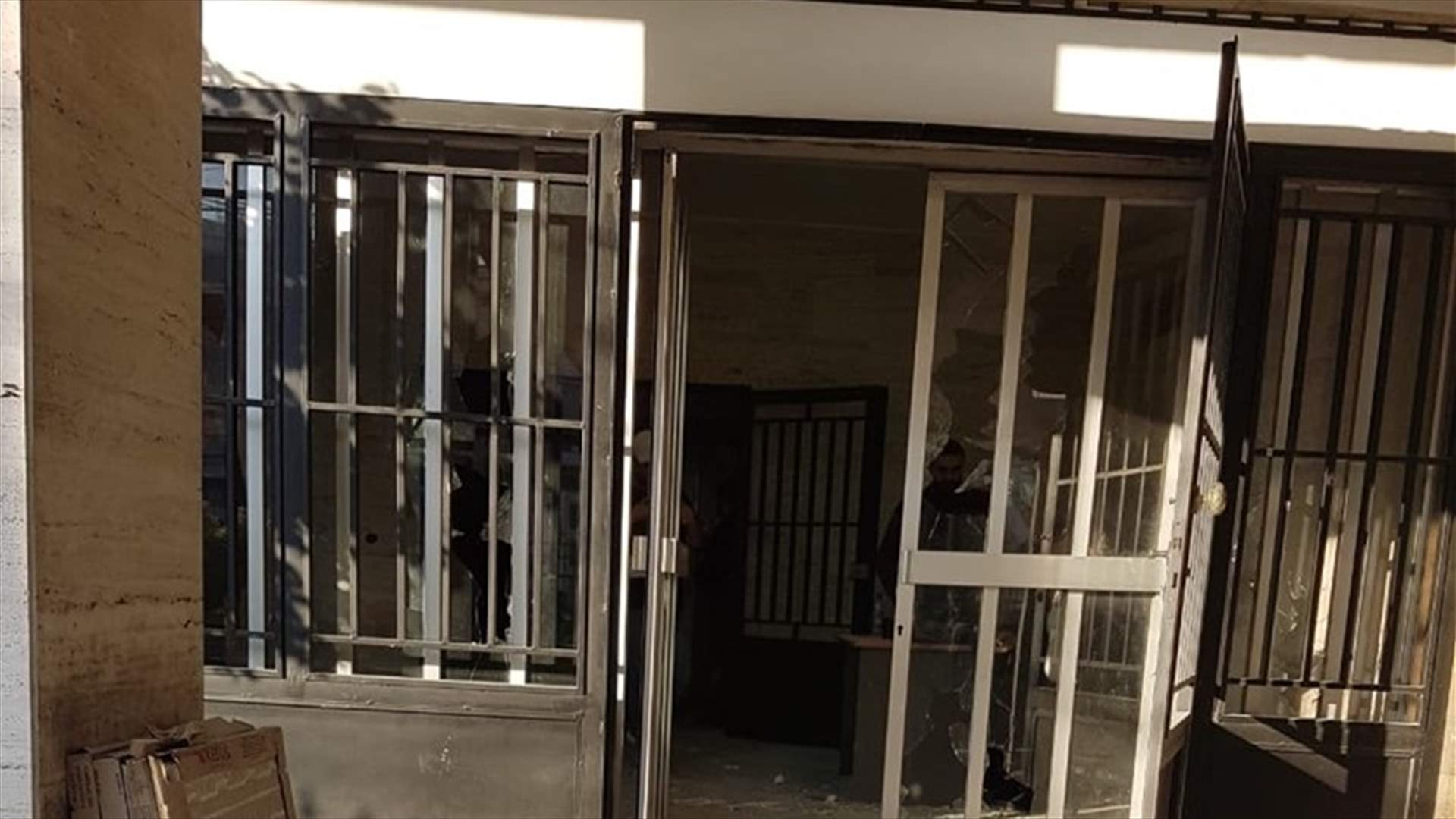 تحطيم مدخل مياه الجنوب وممتلكات عامة في صيدا ليلا