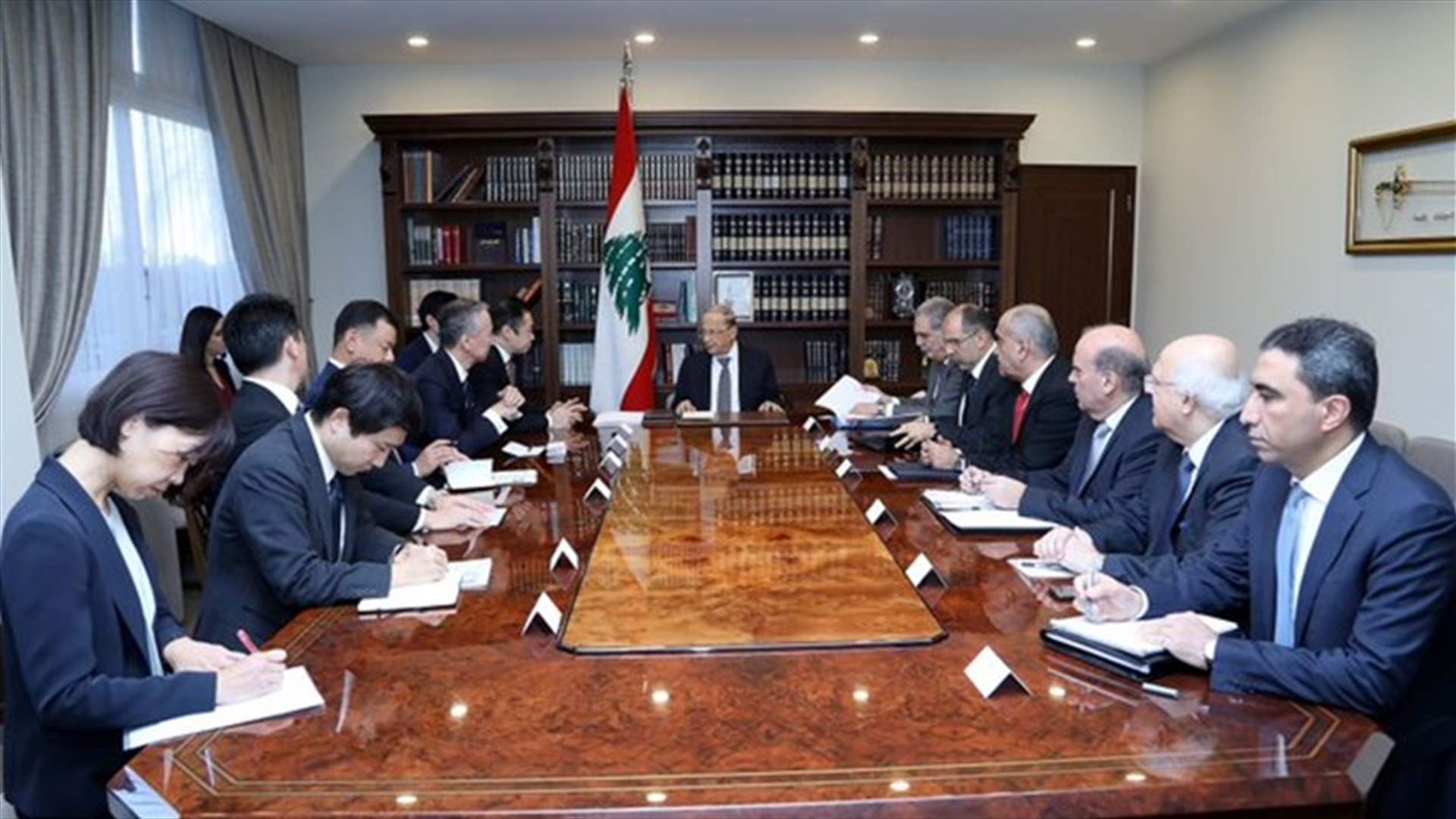 الرئيس عون استقبل وزير الدولة لشؤون الخارجية اليابانية كيسوكي سوزوكي على رأس وفد وعرض معهم الأوضاع في لبنان والمنطقة