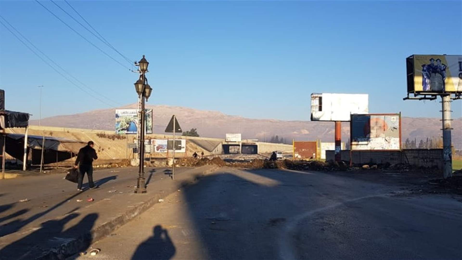 ما هي الطرقات التي لا تزال مقطوعة في البقاع والشمال؟