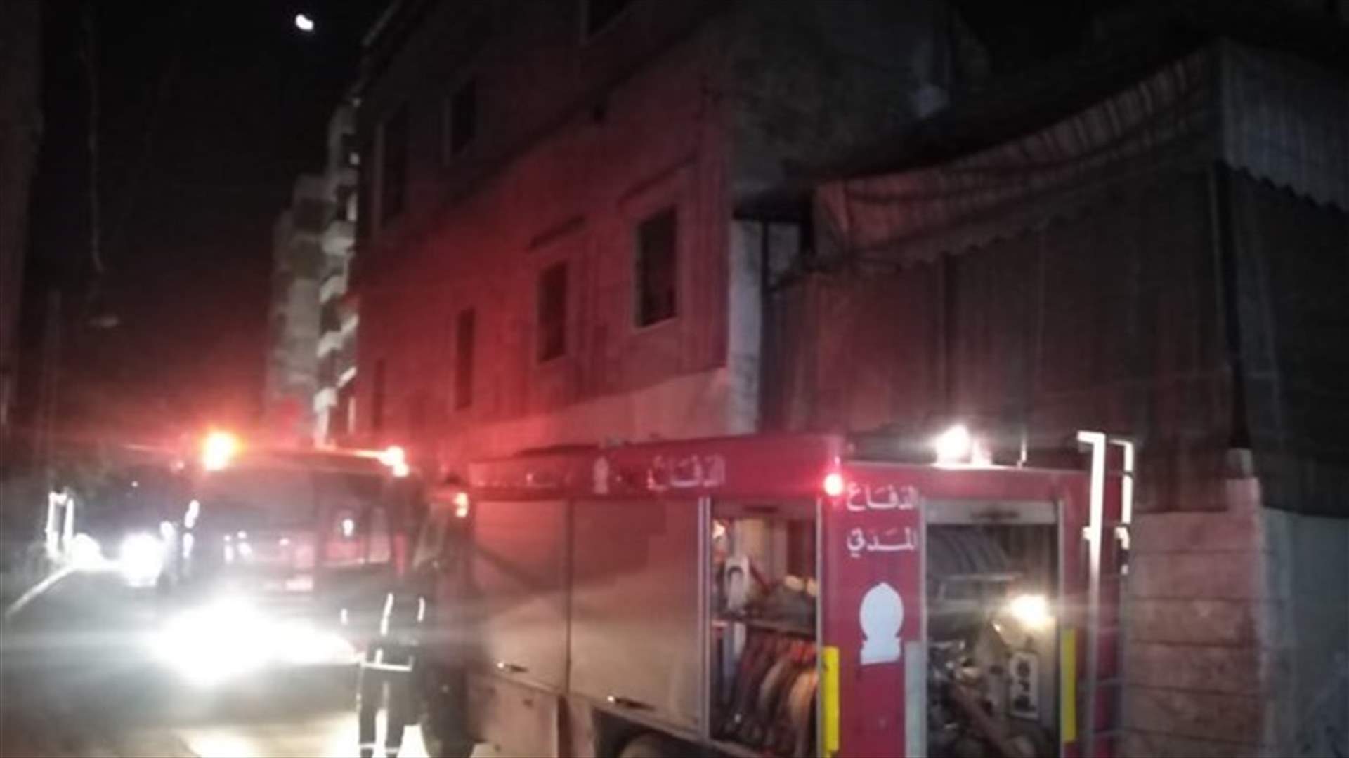 إخماد حريق في برج البراجنة (صوَر)