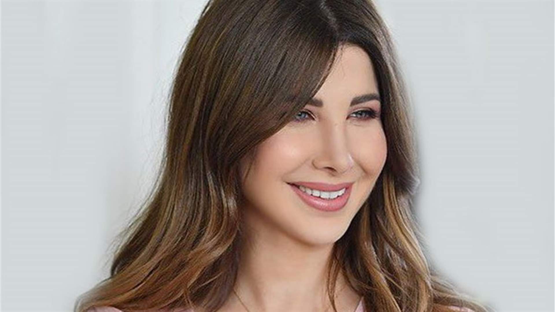إبنة نانسي عجرم تشعل الإنترنت بفيديو.. شاهدوا ليا تحبو خلف والدتها للمرة الأولى
