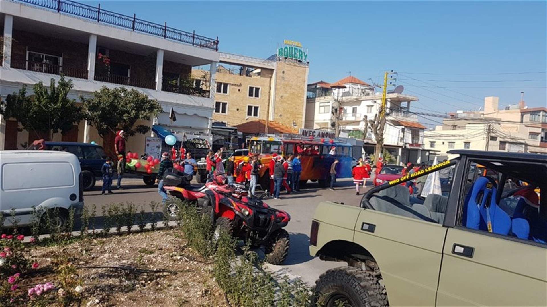 نادي سيارات الدفع الرباعي في كسروان يجوب القضاء لنشر روح الميلاد بين العائلات (فيديوهات)