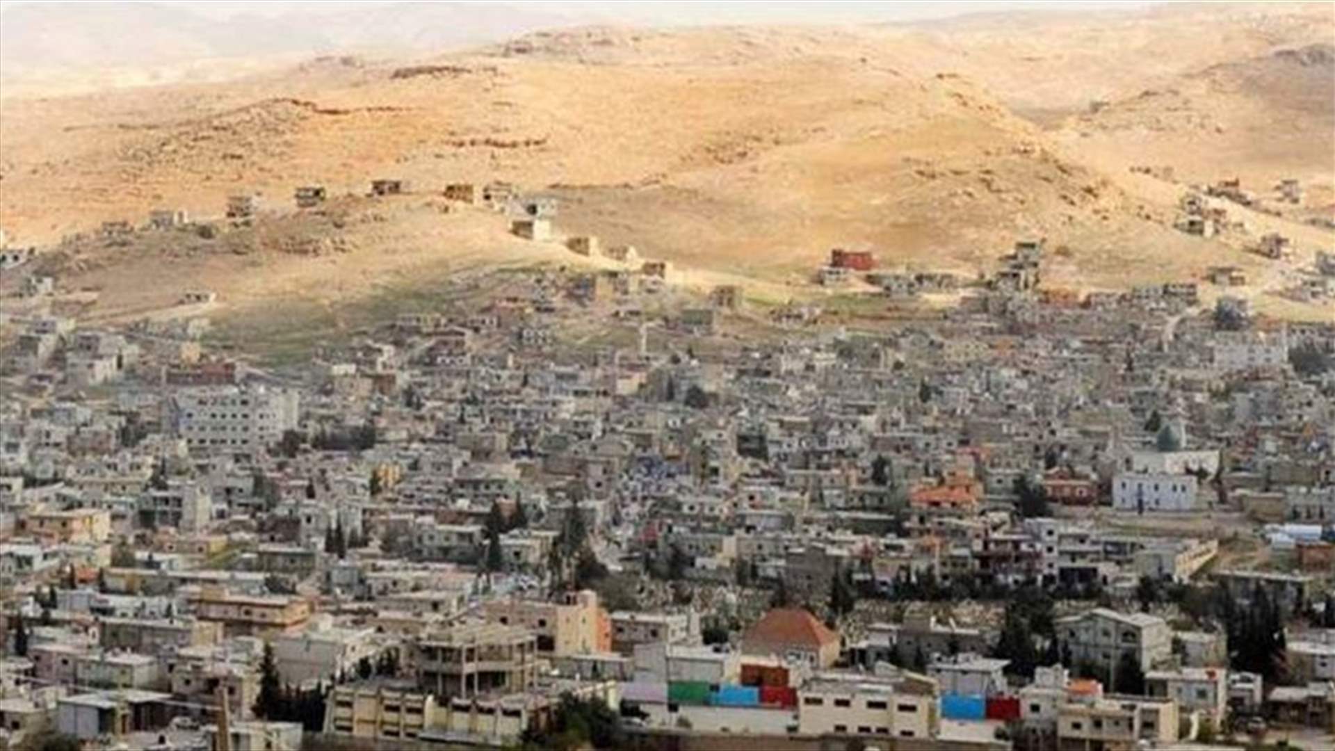 ما حقيقة التسجيل المنسوب لأحد مخاتير اللبوة حول قطع طريق عرسال؟