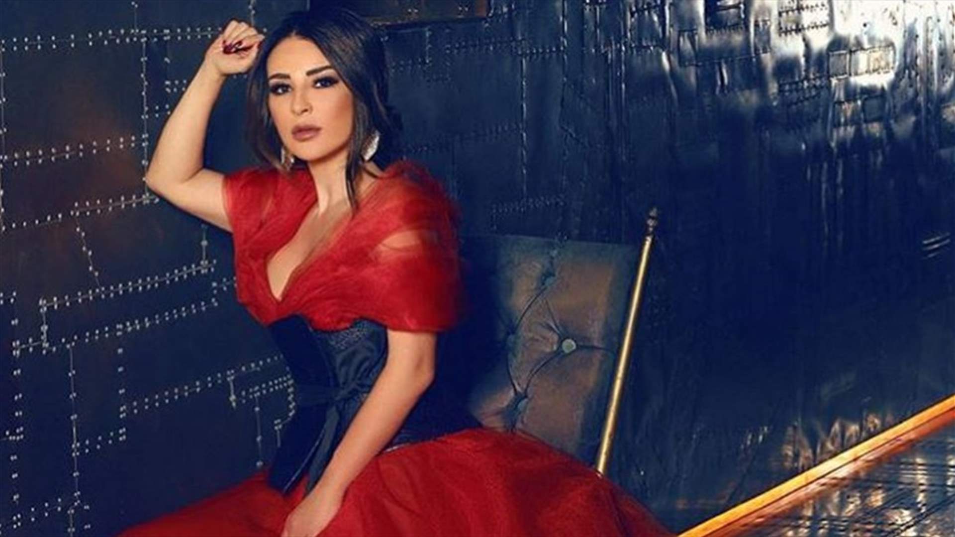 ماغي بو غصن تلتقط الصورة نفسها مع عائلتها ليلة عيد الميلاد منذ 2015