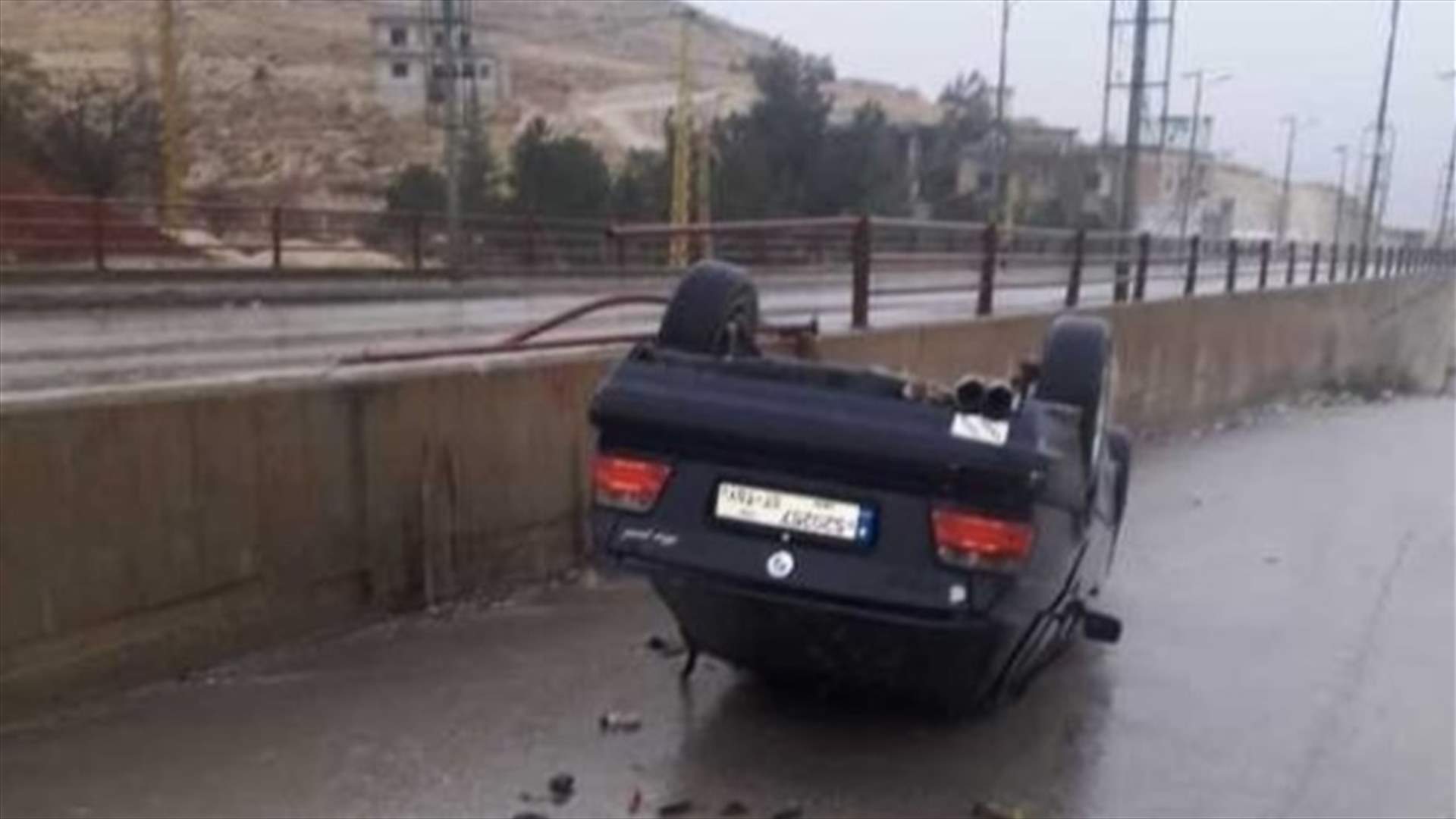 قتيلان وجريح في تدهور سيارة على جسر عين بورضاي في بعلبك