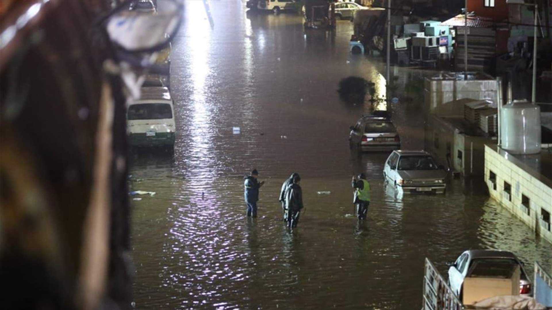 بلدية الغبيري: بدأنا رفع الاضرار عن منطقة السان سيمون جراء الامطار
