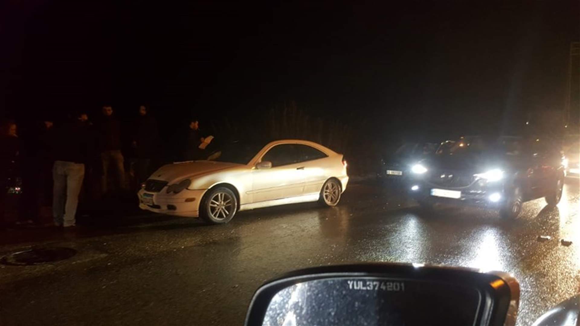 حادث سير بين عدد من السيارات بسبب تسرب المازوت في جعيتا (صورة)