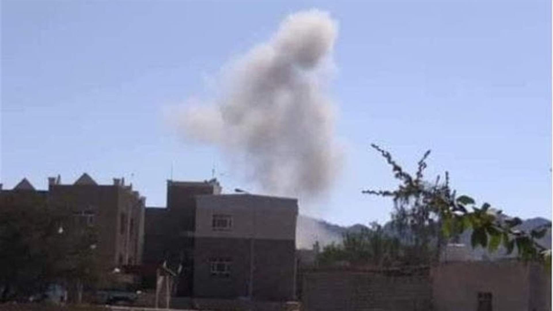 Blast hits military parade in Yemen, at least five dead