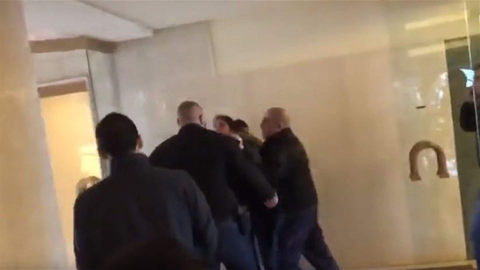 Protesters stage sit-in outside Choucair’s residence in Hamra, clash with minister’s bodyguards (Video)