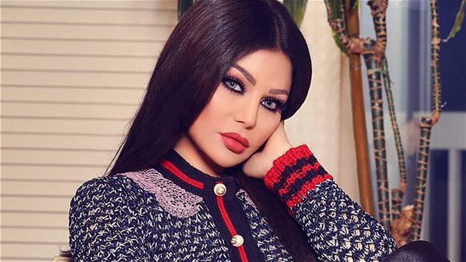 إطلالتان مميّزتان لهيفا وهبي... وقبلة مثيرة لمعجبة في حفل رأس السنة (فيديو)