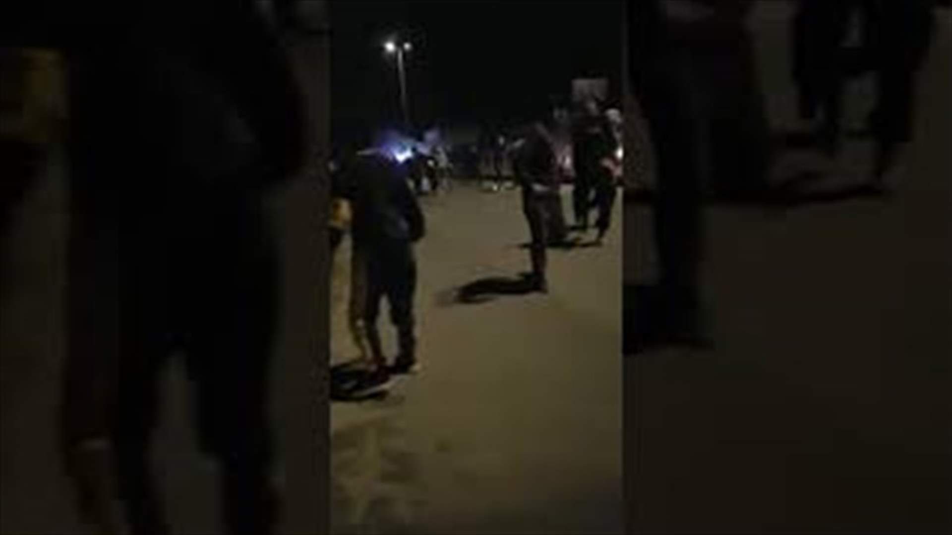 الجيش يفض التظاهرة أمام معمل دير عمار الكهربائي (فيديوهات)