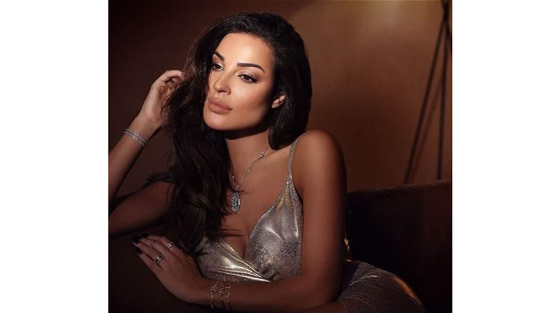نادين نسيب نجيم تعلّق على أزمة الدولار بطريقة ساخرة! (صورة)