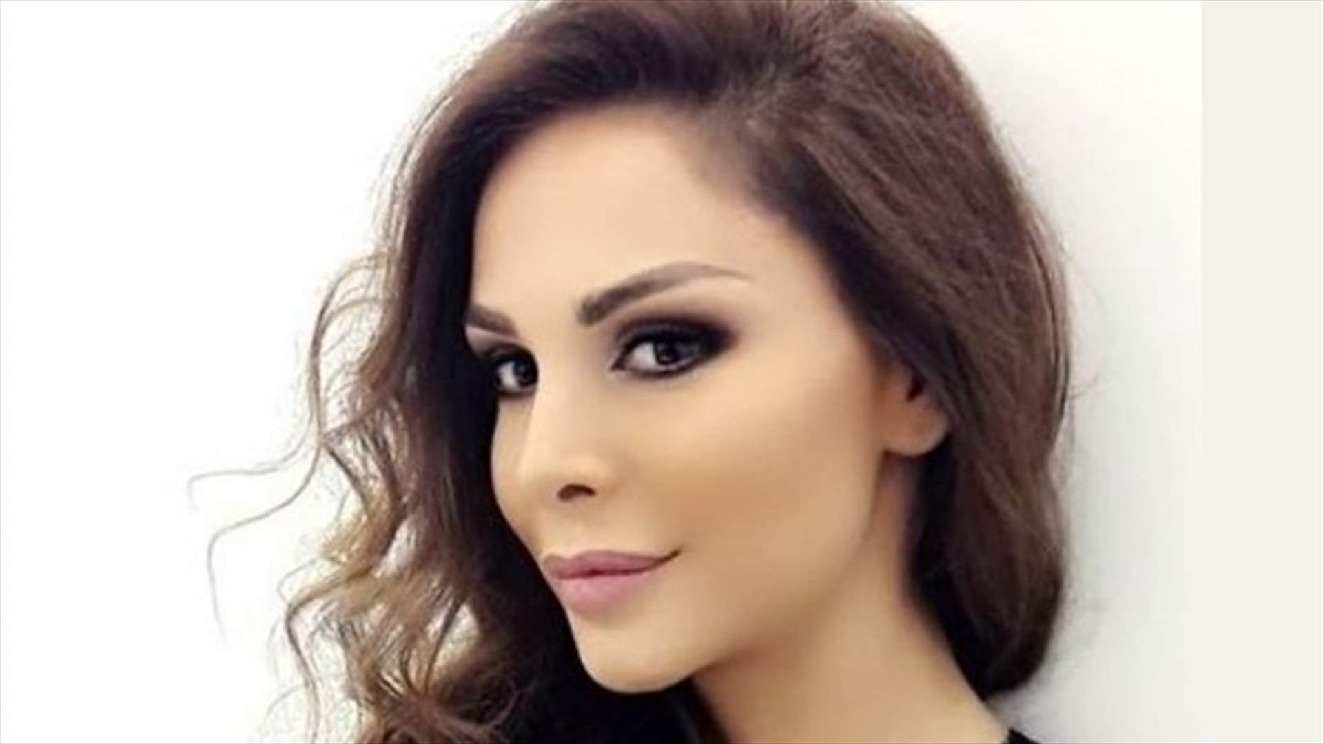 جويل بحلق تنشر صورةً قديمة لها.. ومتابعون يعلّقون: &quot;الملكة الأجمل&quot;