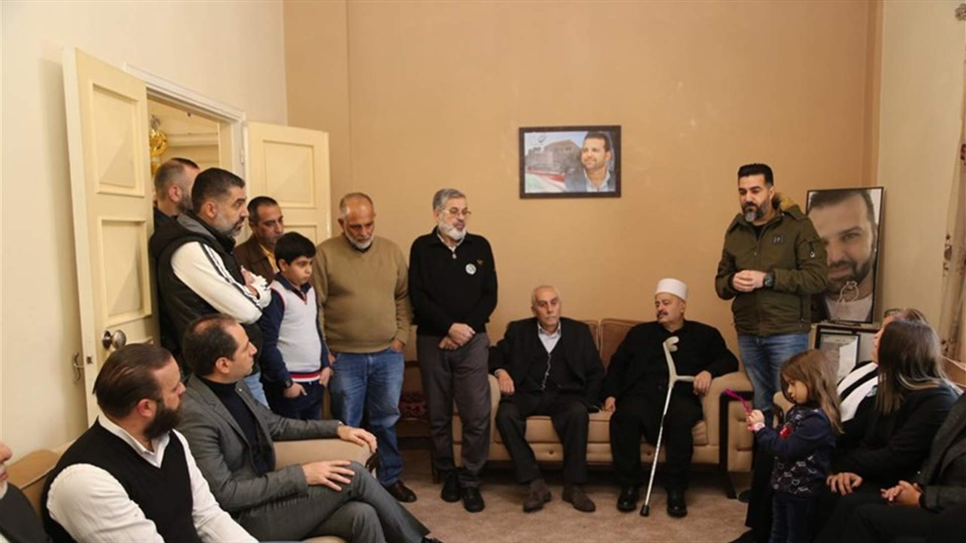 الجميّل زار عائلة الشهيد أبو فخر: هدفنا الانسان وتحقيق حلم الشهداء ببلد أجمل (صوَر)