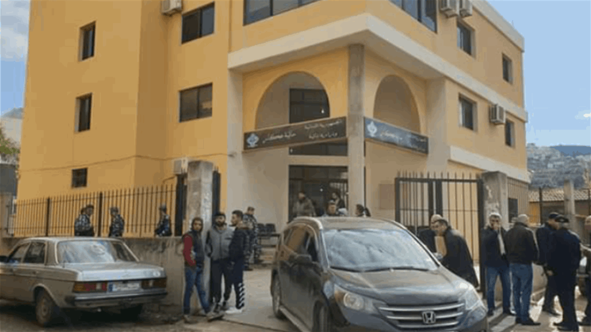 اعتصام لحراك حلبا أمام المؤسسات الرسمية