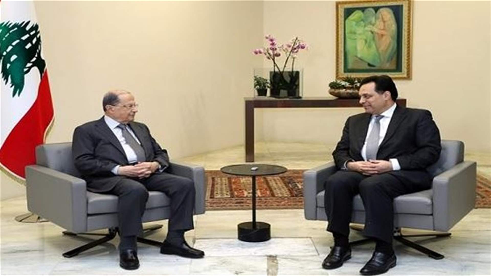 عون أرسل الى دياب موفداً ليبلغه بشكل غير مباشر بأنه لم يعُد مرغوباً فيه كرئيس مكلّف (الاخبار)