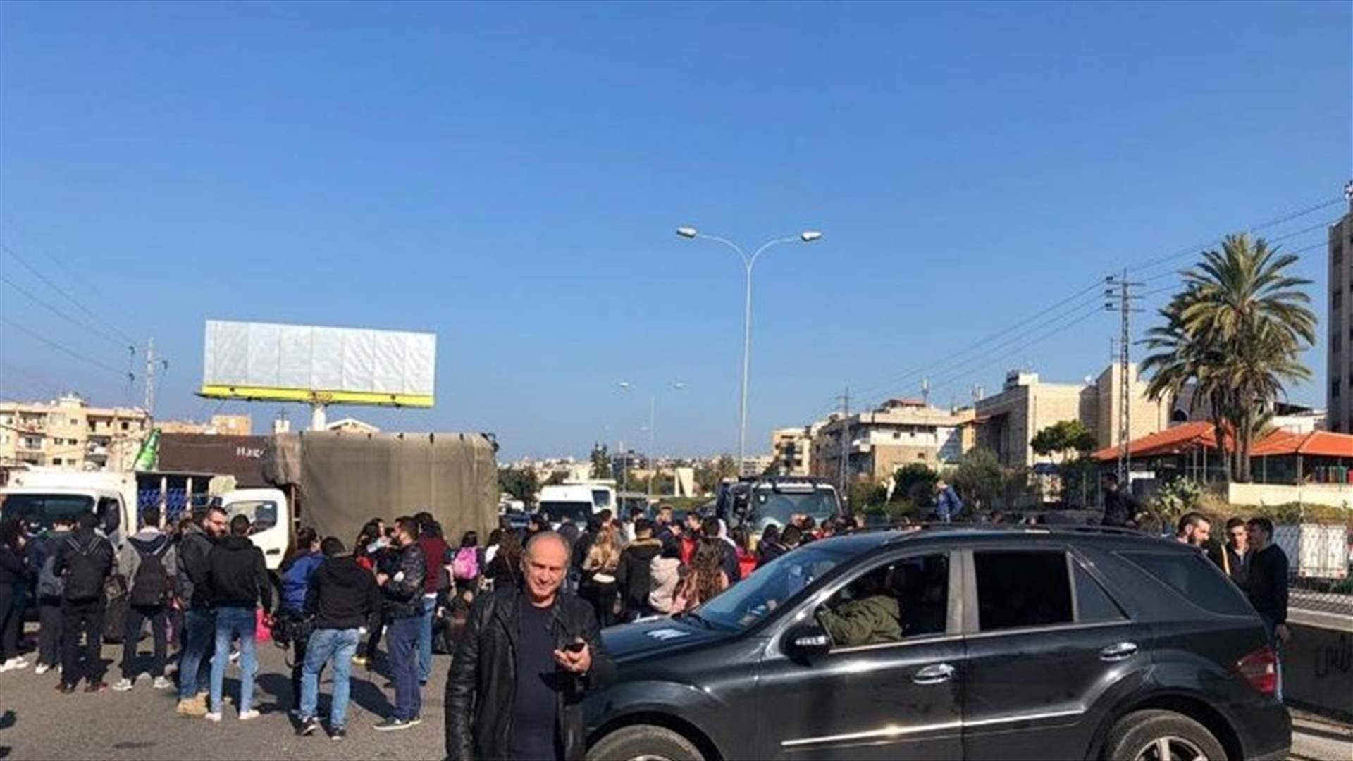 Jbeil highway blocked (Photo)