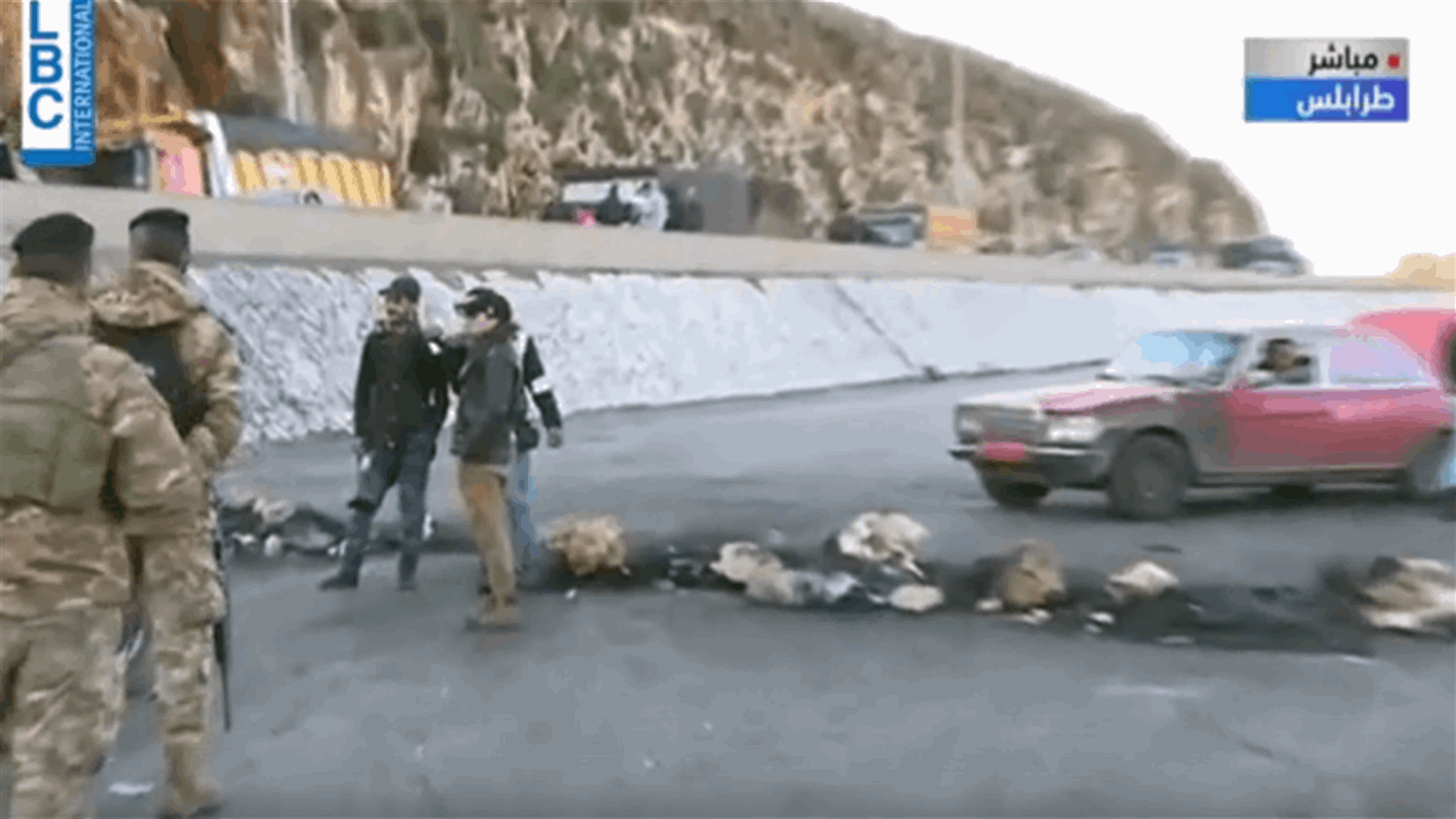 Protesters block Tripoli – Palma highway (Video)