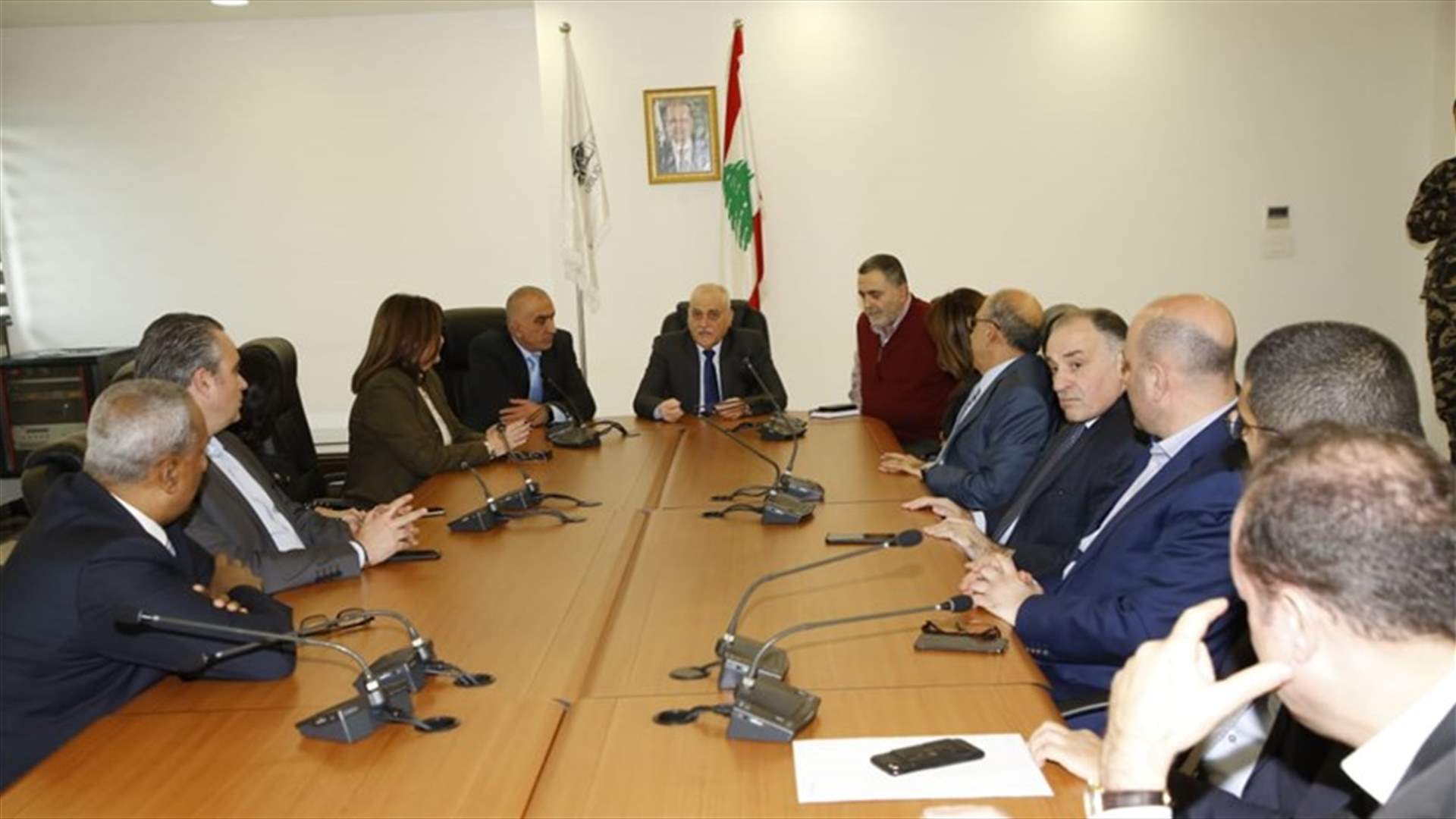 جبق يعلن التوصل إلى حل جزئي وموقت لأزمة المستلزمات الطبية