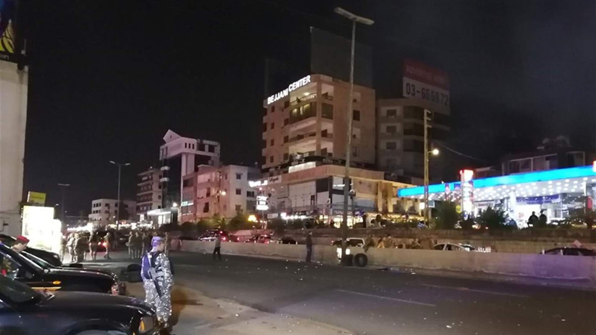 الجيش يعيد فتح أوتوستراد الزوق بالاتجاهين (صور)