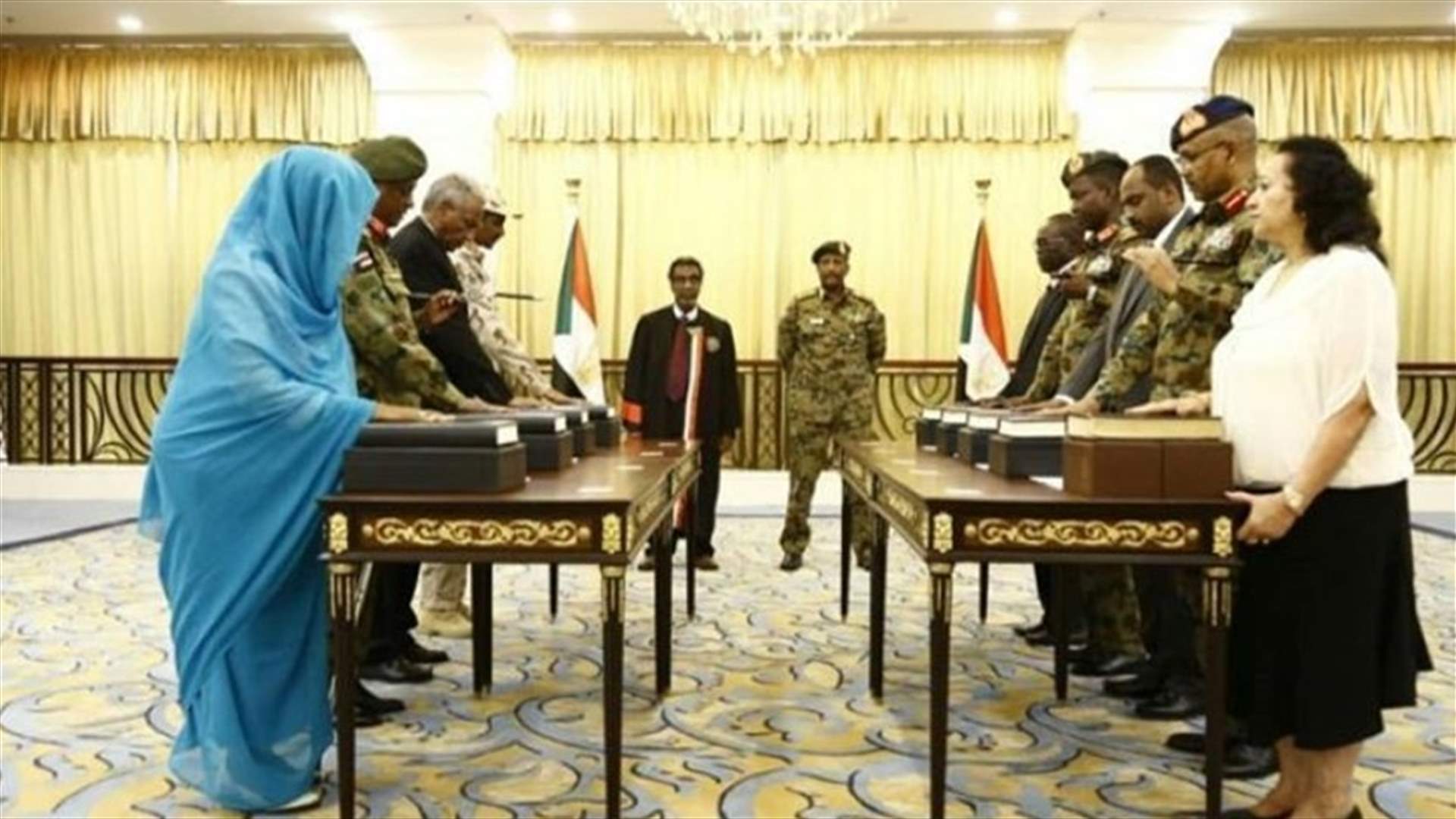رئيس مجلس السيادة السوداني: المجال الجوي للسودان مفتوح