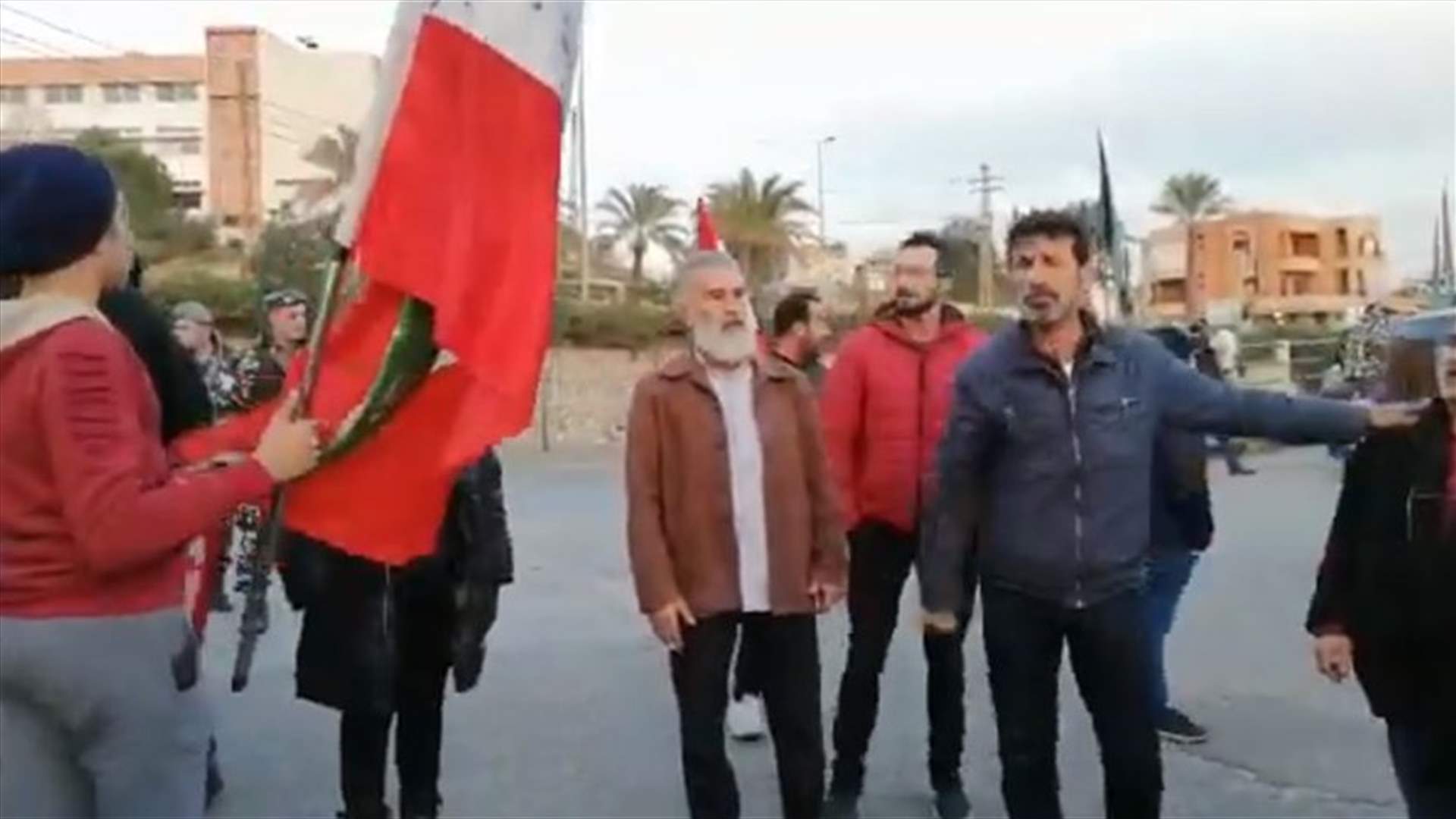 وقفة احتجاجية عند جسر حبوش (فيديو)