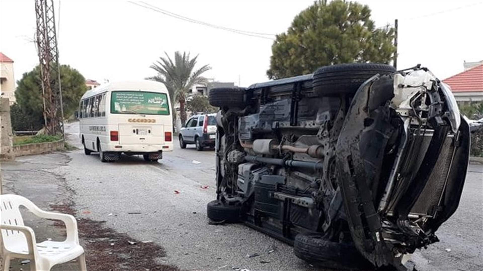 اصابة فتاتين في حادث سير على الطريق العام لبلدة الخرايب