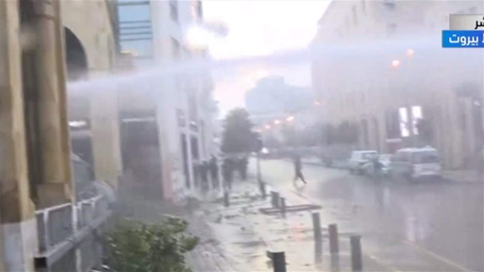 فيديوهات من المواجهات في محيط ساحة النجمة... المكان تحول الى ساحة حرب