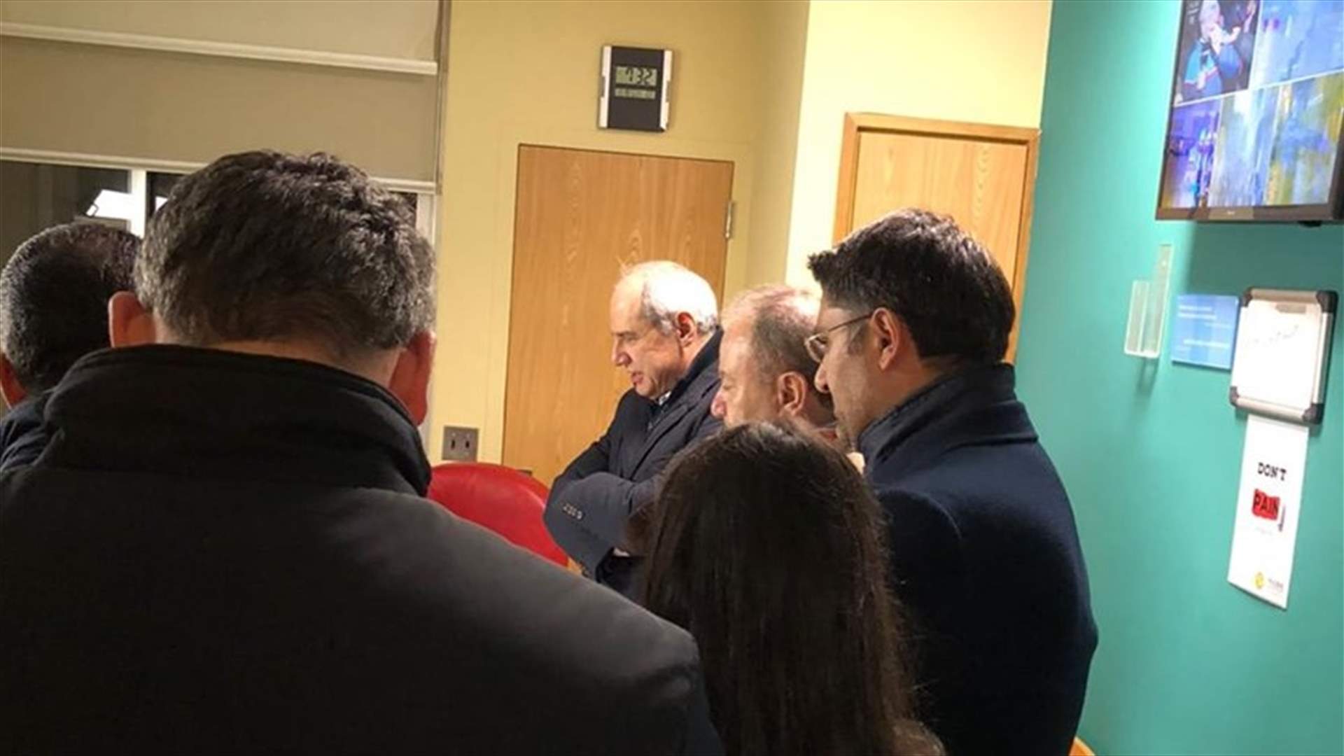 نقيب المحامين يتفقد جرحى أحداث وسط بيروت