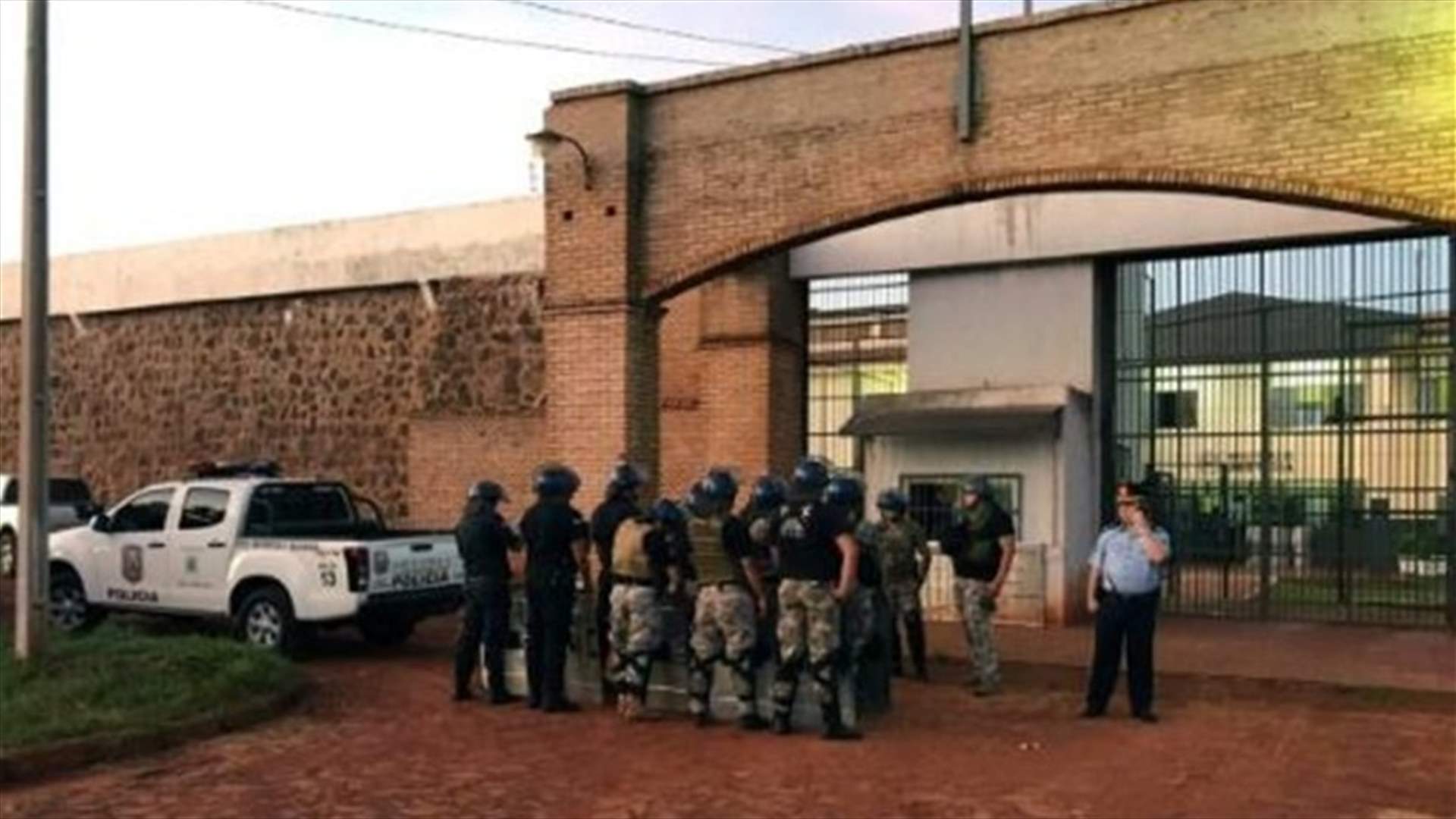فرار نحو ثمانين سجينا عبر نفق في باراغواي