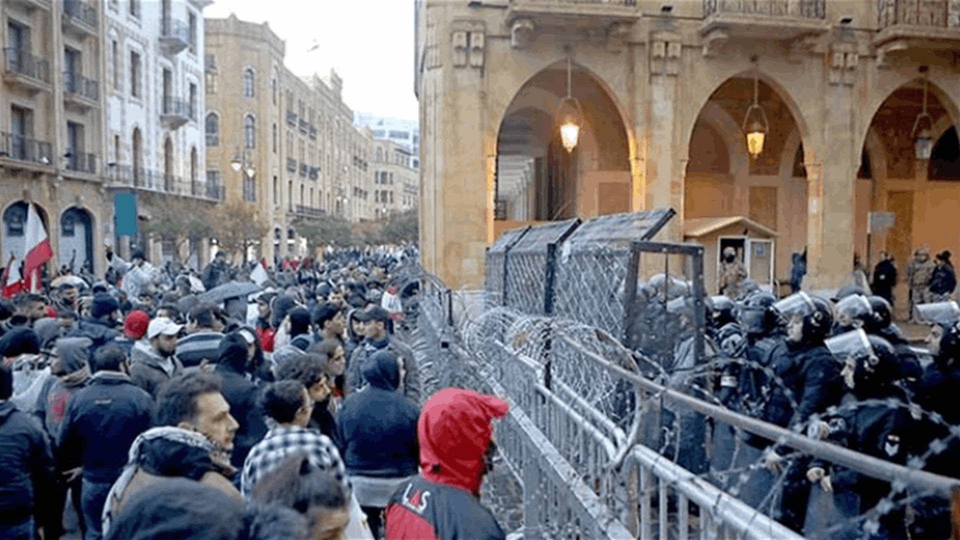 ما صحة استخدام قوى الأمن رصاصا لقتل الخنازير ضد المتظاهرين؟