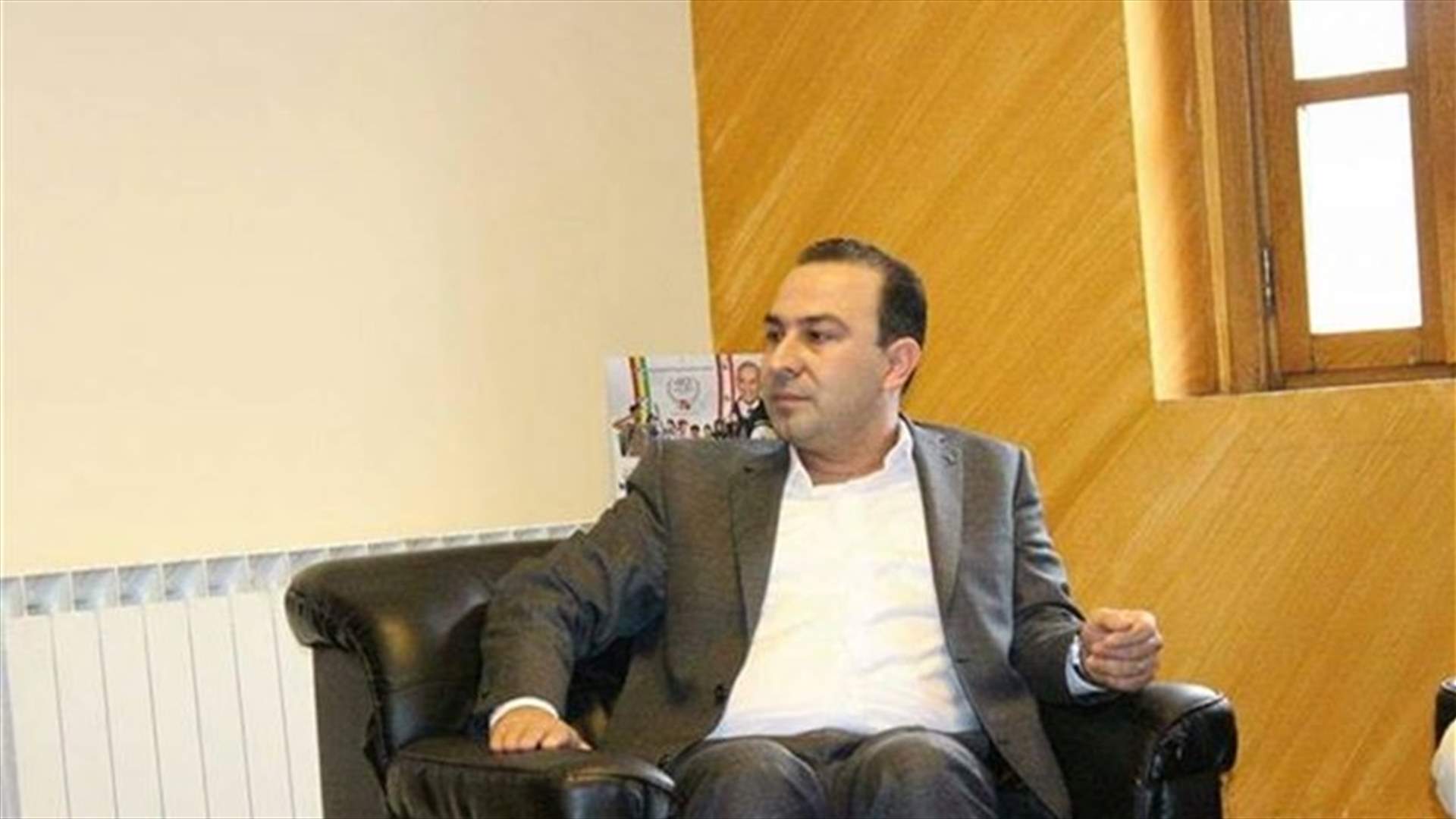 كيف علّق الوزير عباس مرتضى على فيديو اطلاق الرصاص ابتهاجا بتوزيره؟