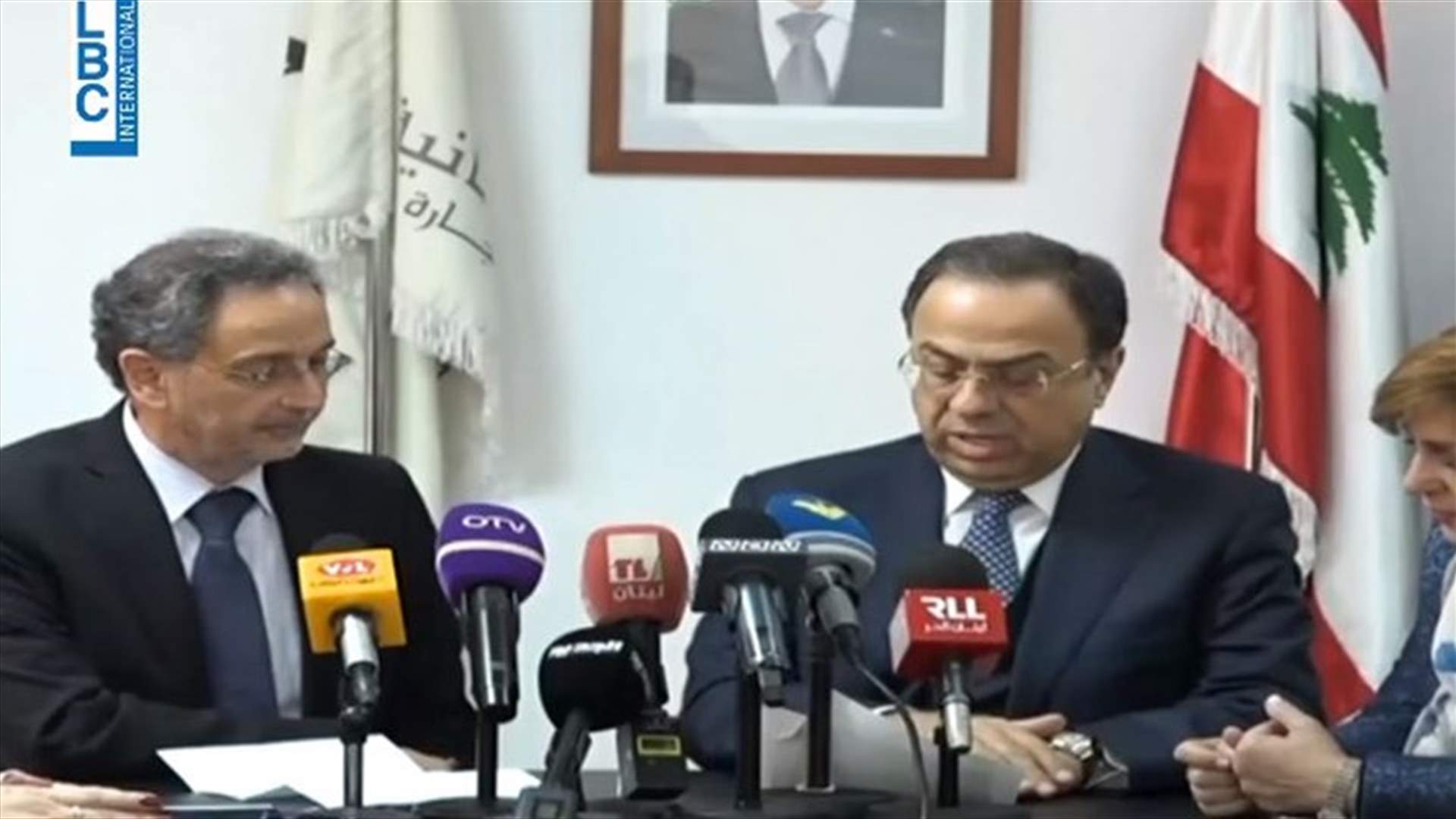 وزير الاقتصاد الجديد خلال التسليم والتسلم: لإعطائنا فترة سماح مدتها 100 يوم ومحاسبتنا من بعدها
