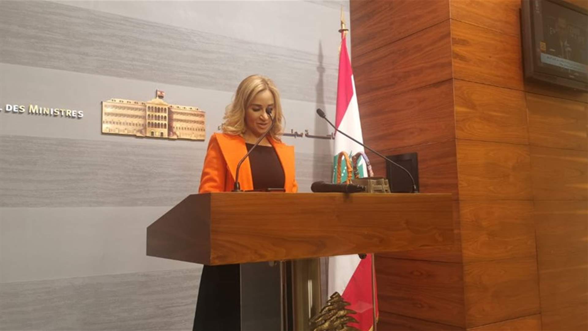 السفيرة السويسرية بعد لقائها رئيس الحكومة : مستعدون لمساعدة دياب وحكومته