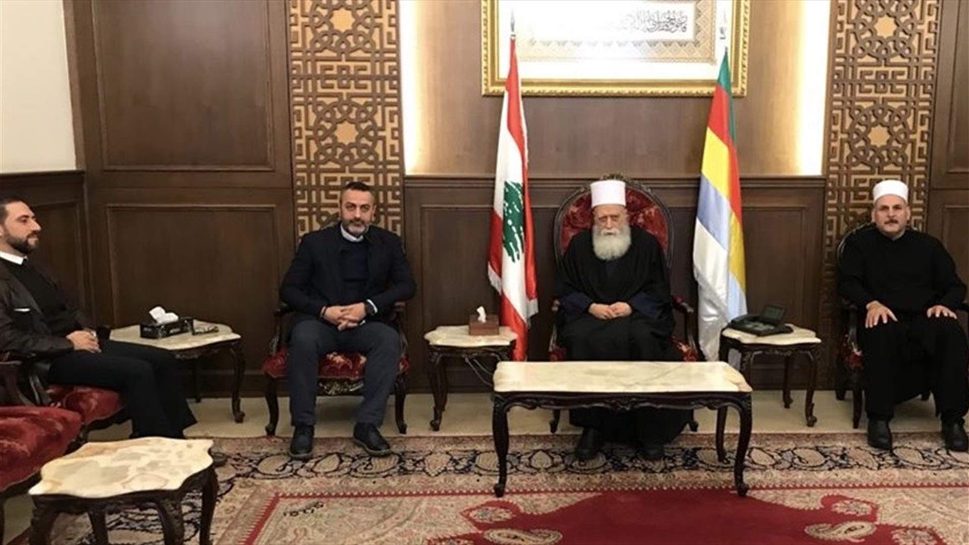 شيخ العقل عرض الاوضاع هاتفيًا مع دريان: على الحكومة معالجة المشكلات واعادة الثقة للمواطن