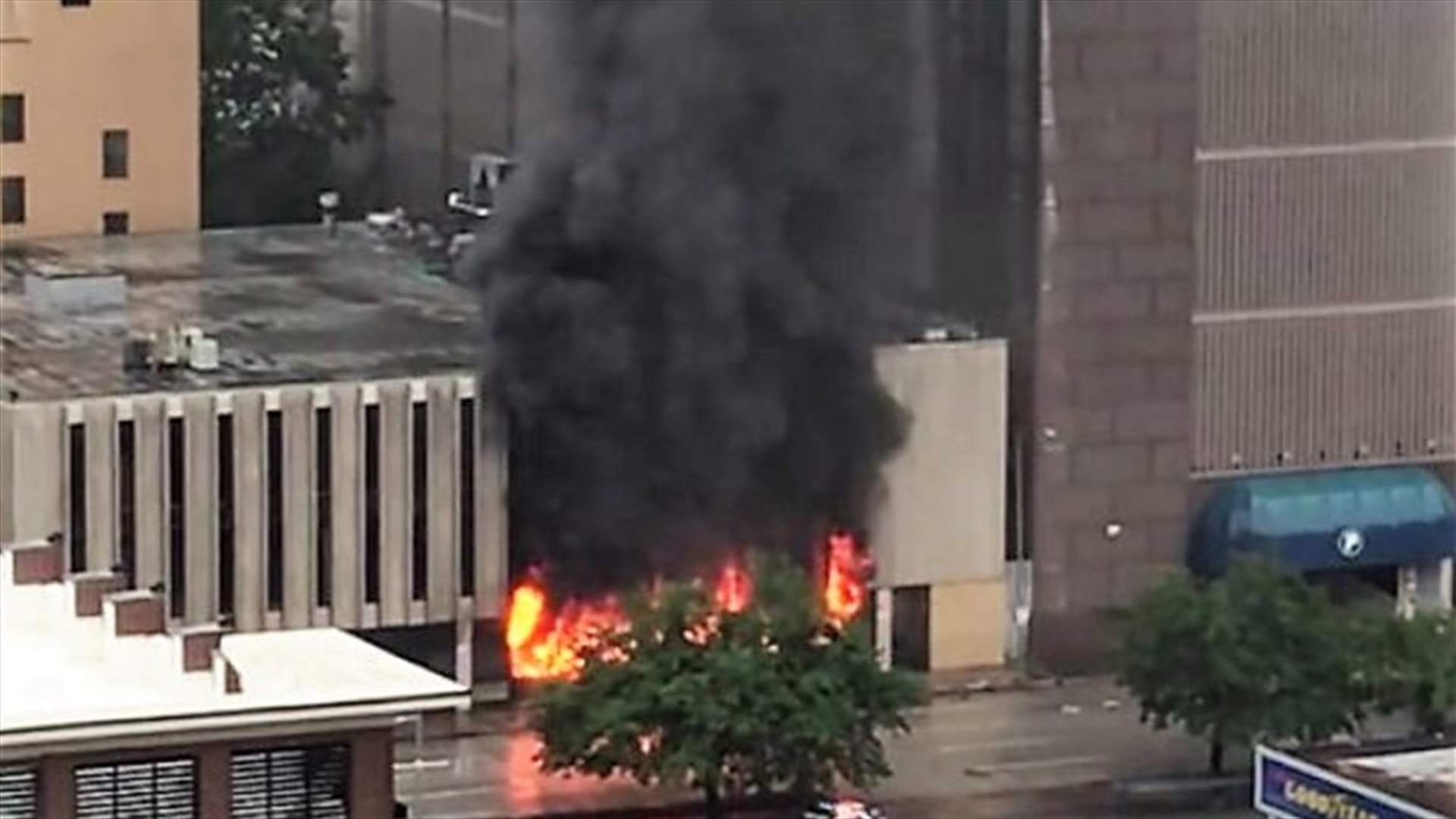 انفجار في مبنى بمدينة هيوستون الأميركية (فيديو)